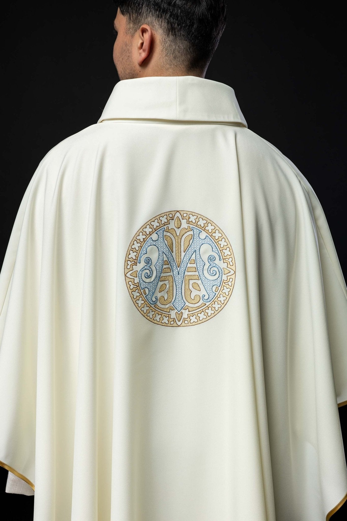 Ecru embroidered chasuble with Marian motif KOR/275/05/12 ECRU - HAFTINAUSA.COM