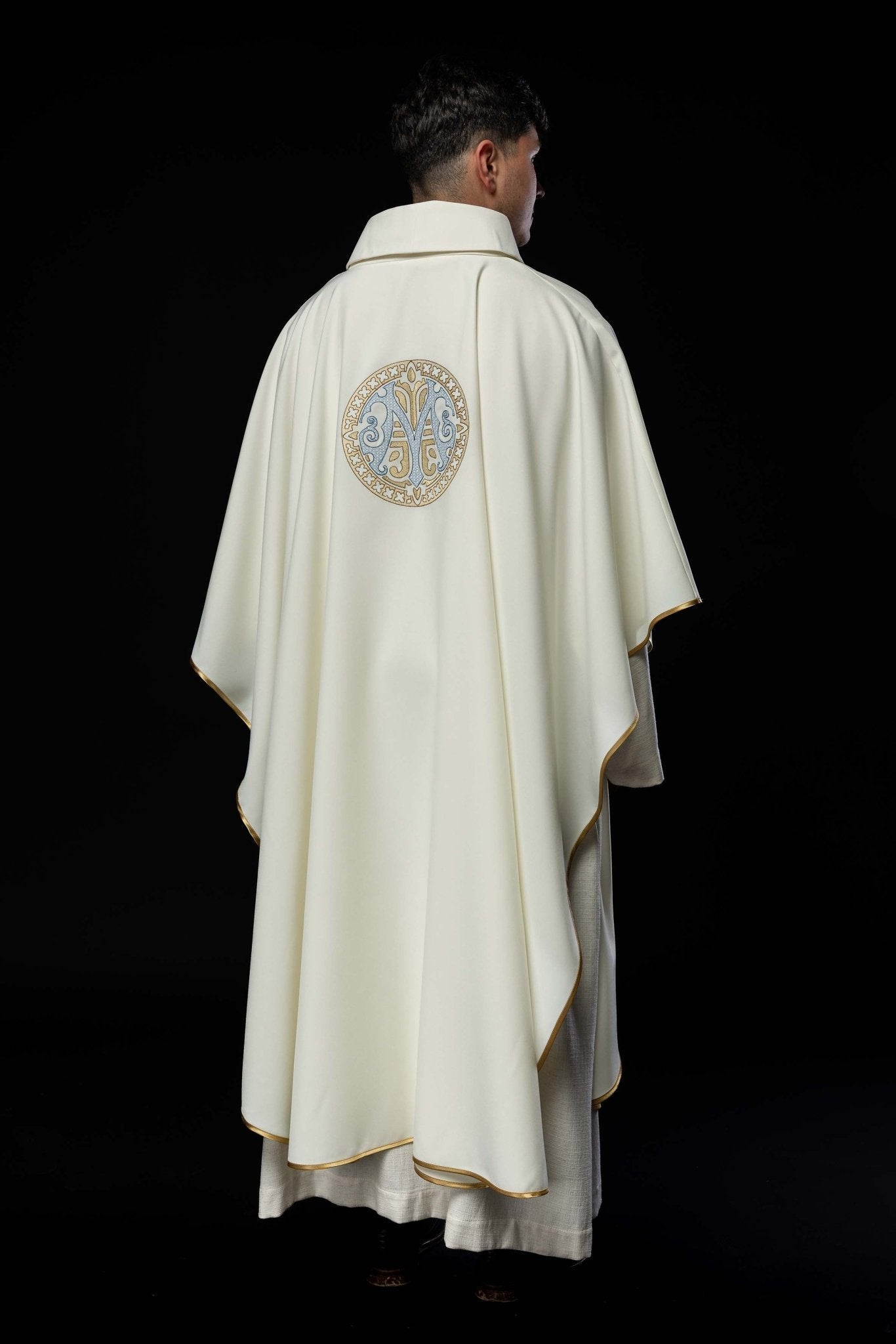 Ecru embroidered chasuble with Marian motif KOR/275/05/12 ECRU - HAFTINAUSA.COM
