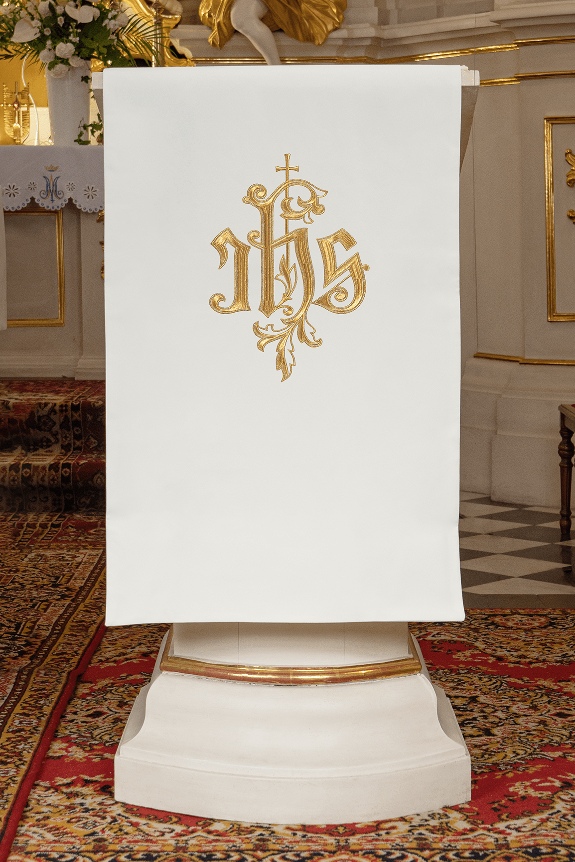 Ecru lectern cover embroidered with IHS symbol KMO/013/05/01 ECRU 55*250 - HAFTINAUSA.COM