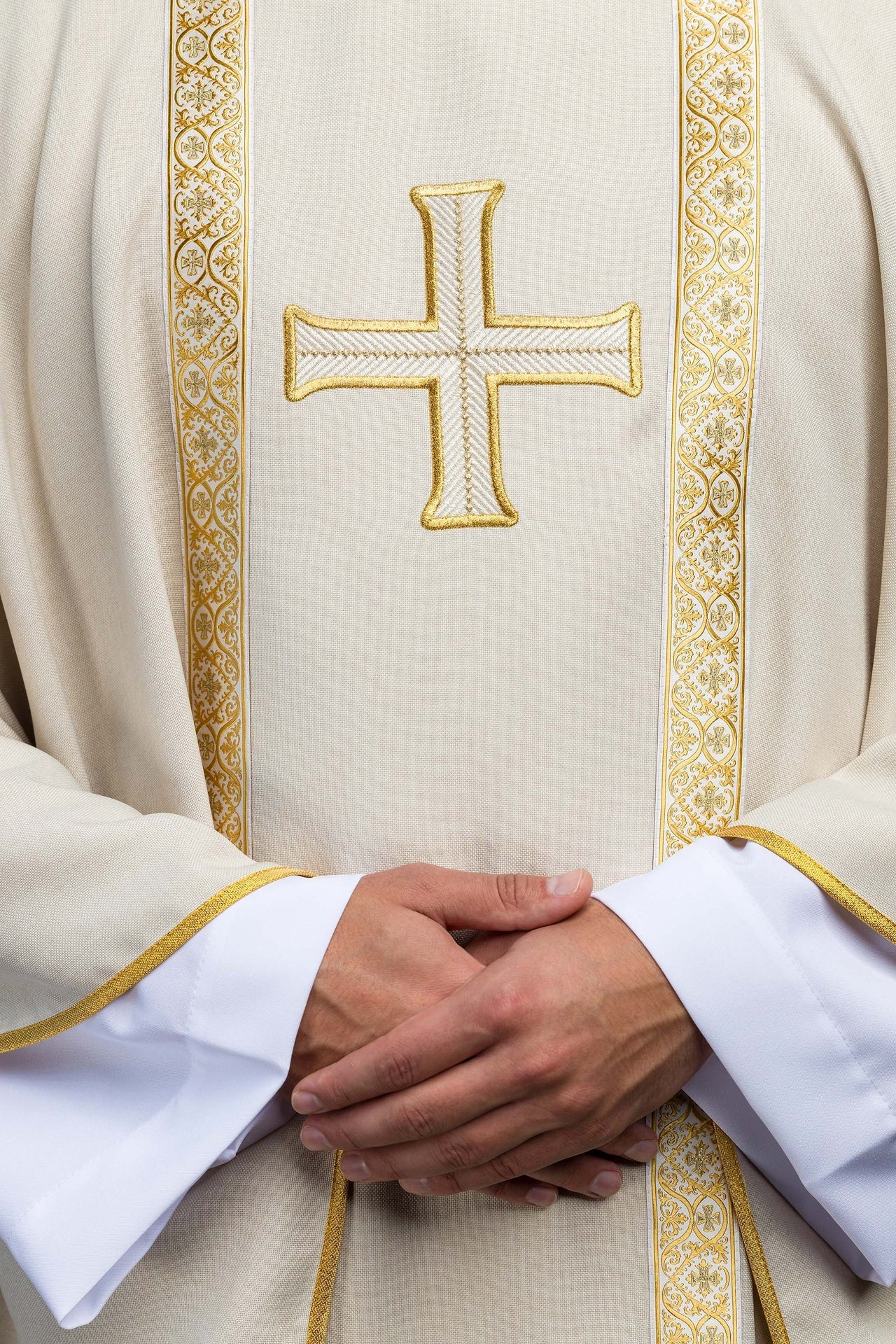 Ecru liturgical chasuble with embroidered cross and jacquard bands KOR/975/05/70 - CHASUBLES.COM