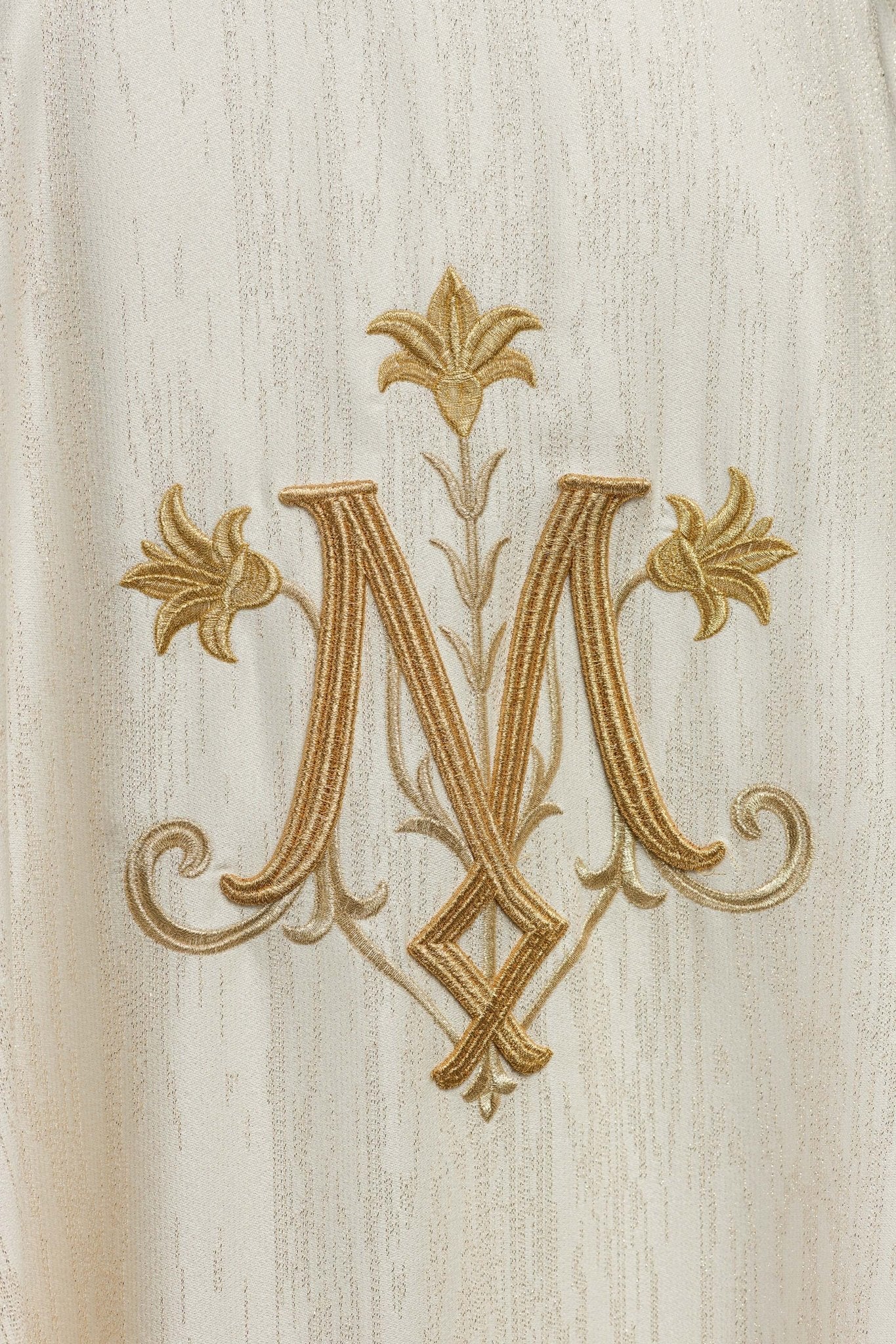 Ecru Liturgical Chasuble with Marian Embroidery – Ornamental Fabric KOA/004/05/99 - CHASUBLES.COM