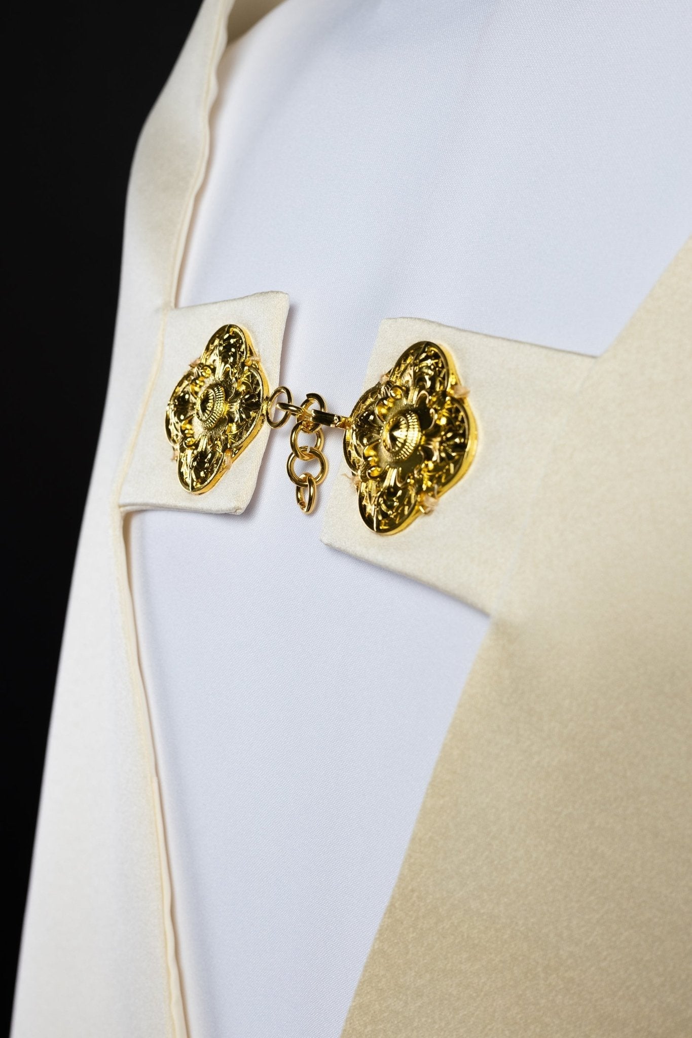Ecru liturgical veil with Mary's motif KWL/023/05/20 50*270 ECRU SAT. - HAFTINAUSA.COM