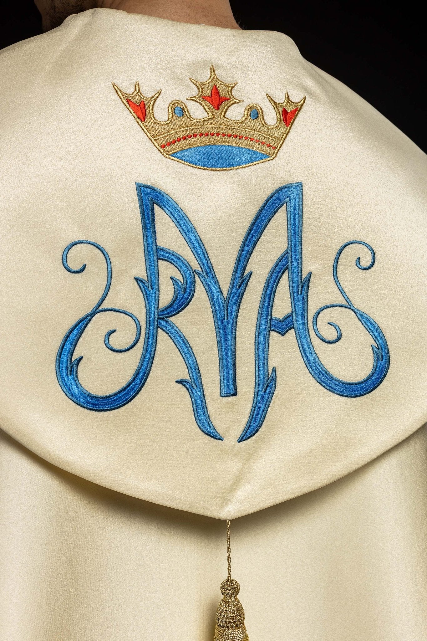 Ecru Marian embroidered cope KKP/127/05/20 ECRU SAT. POMPON 145cm - CHASUBLES.COM