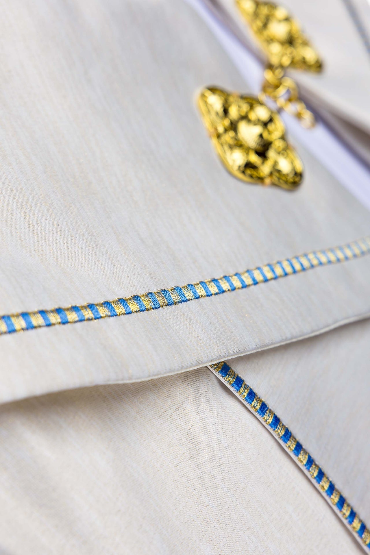 Ecru Marian embroidered cope KDT/3043/05/54 ECRU 150CM - CHASUBLES.COM