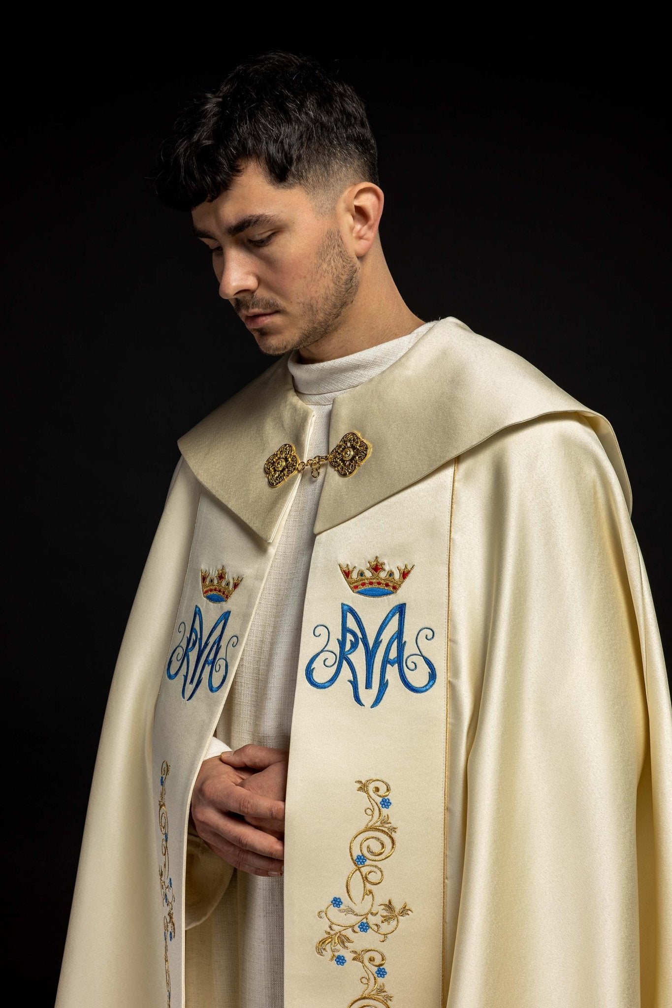 Ecru Marian embroidered cope KKP/127/05/20 ECRU SAT. POMPON 145cm - CHASUBLES.COM