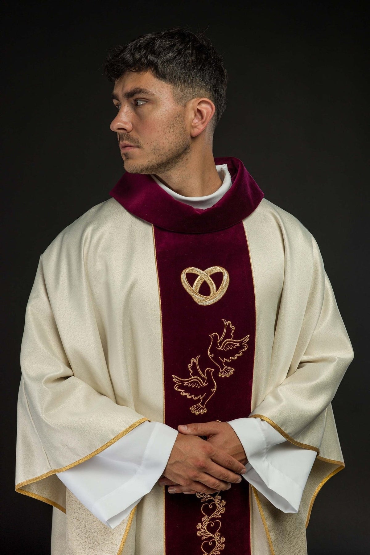 Ecru Wedding Chasuble with a Red Velvet Panel KOR/283/05/54/PA ECRU - CHASUBLES.COM