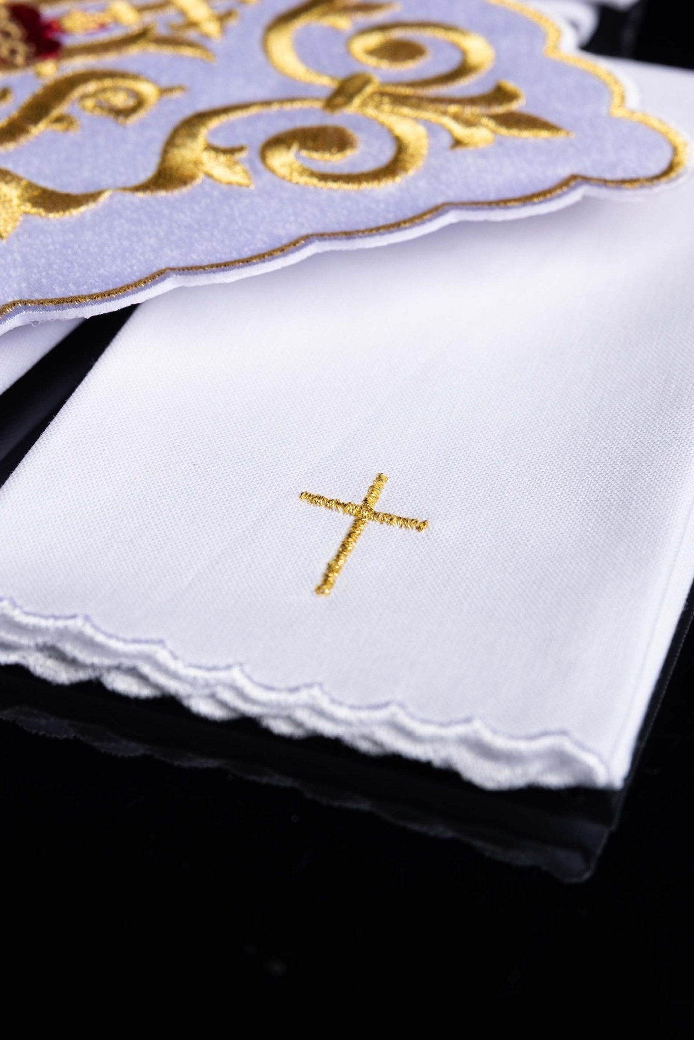 Elaborately Decorated Chalice Linens with IHS Embroidery KK/146 - CHASUBLES.COM