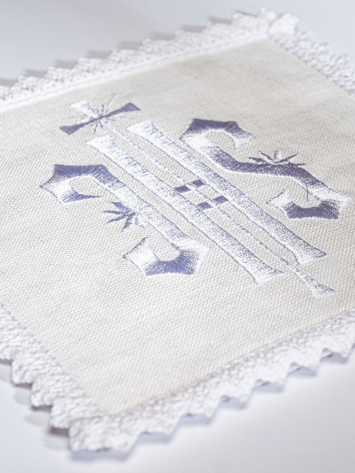 Embroidered altar linen IHS White KKL/29/C2 KKL/029/C2 - HAFTINAUSA.COM