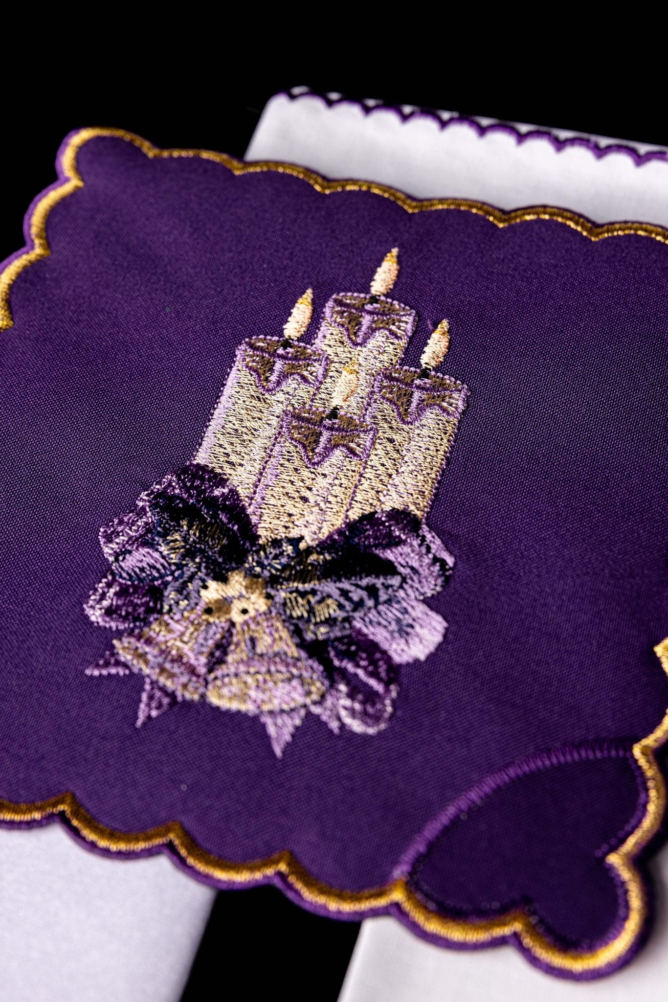 Embroidered altar linen KK/169 KK/169 - CHASUBLES.COM