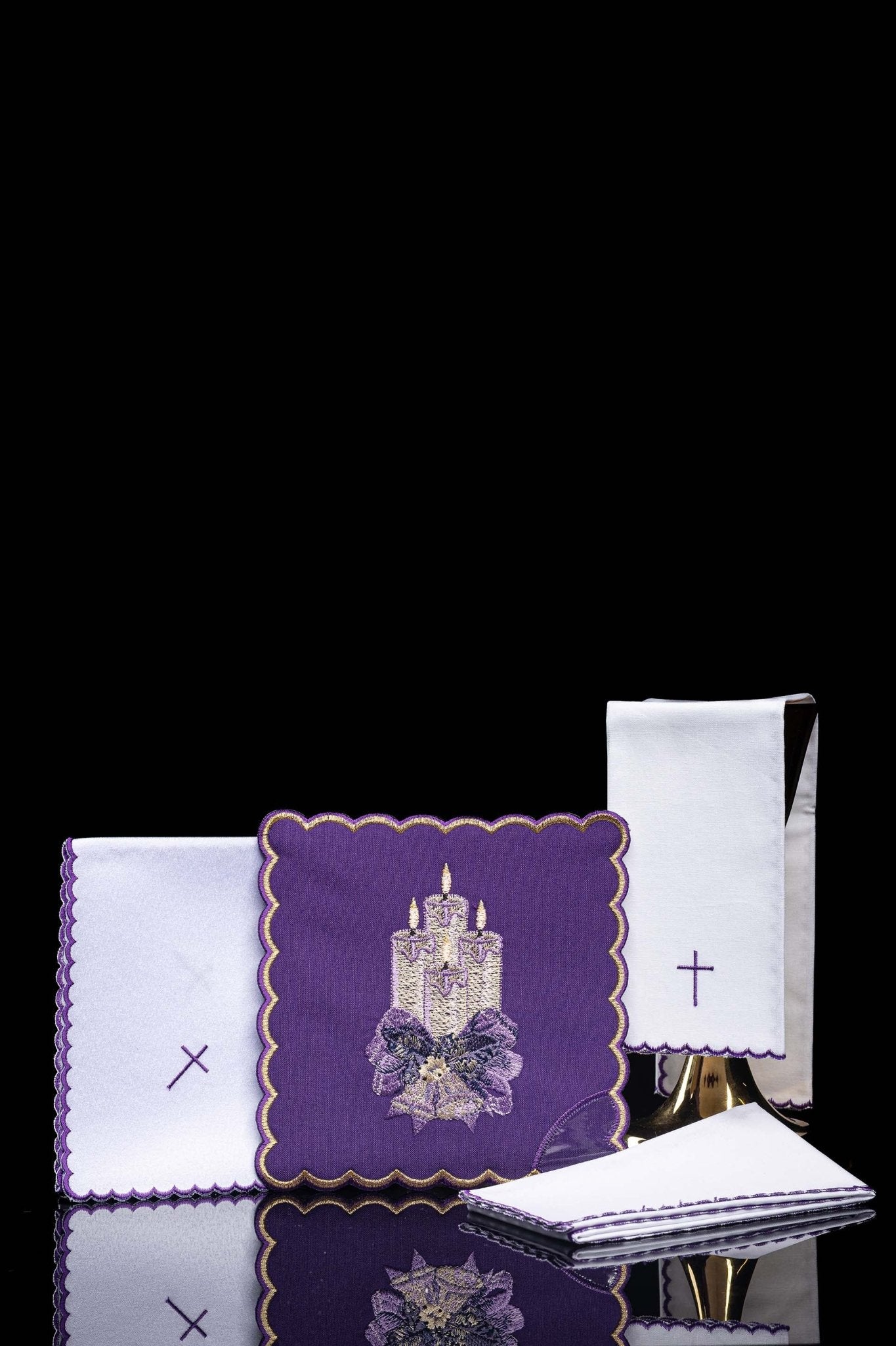 Embroidered altar linen KK/169 KK/169 - CHASUBLES.COM