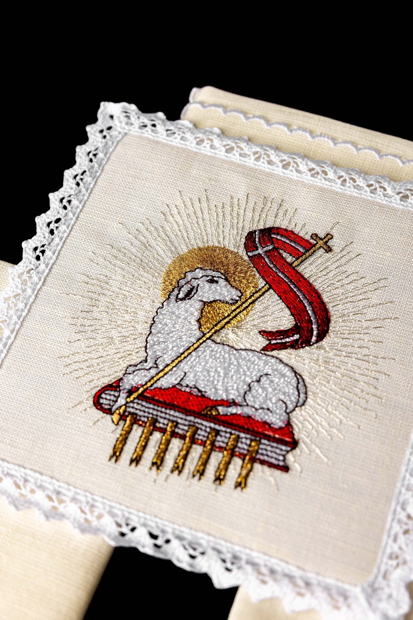 Embroidered altar linen Lamb of God KKL/100 - CHASUBLES.COM