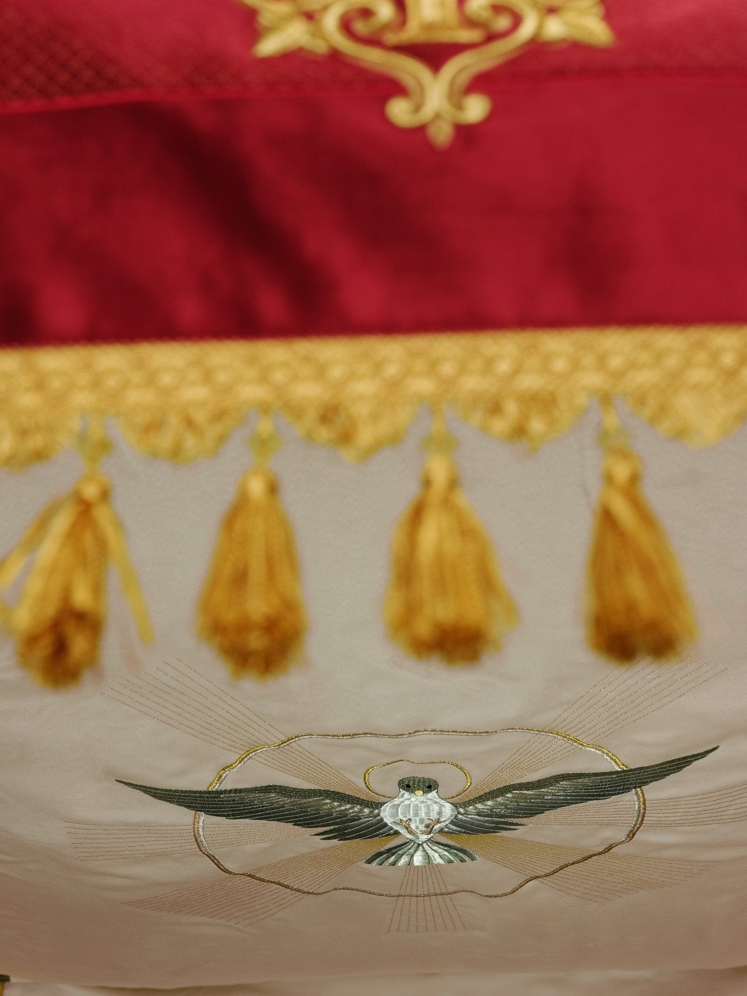 Embroidered canopy on burgundy velvet LE/0030/05/20/PA 130*160 - HAFTINAUSA.COM