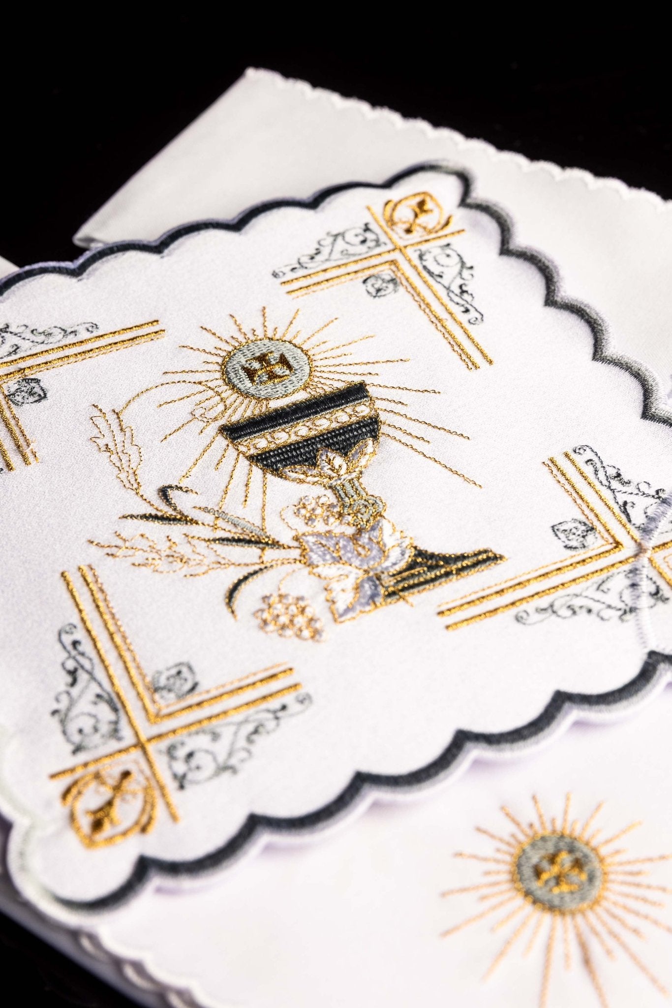 Embroidered Chalice Linens KK/163 - CHASUBLES.COM