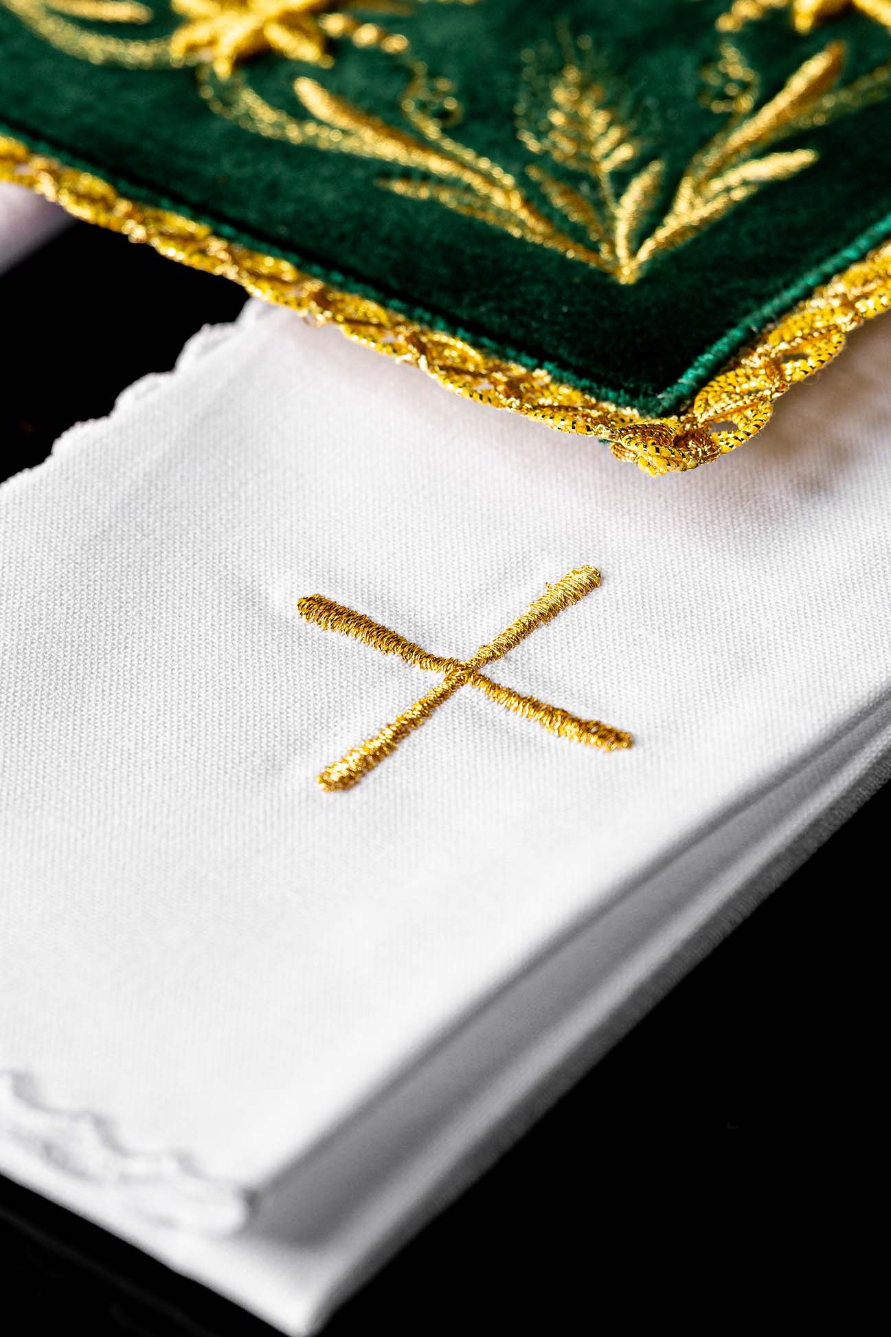 Embroidered Chalice Linens Green velvet texture KK/5001/C3 - CHASUBLES.COM