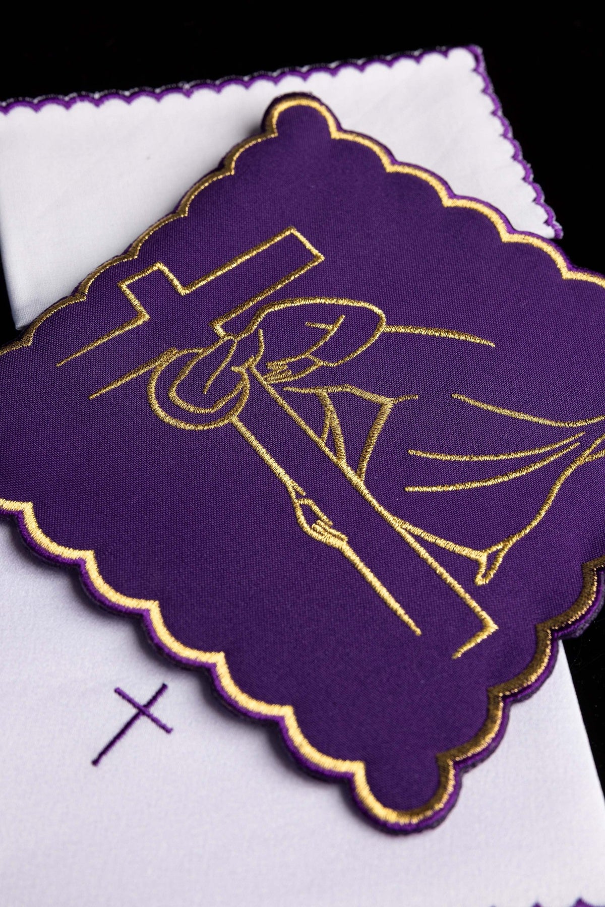 Embroidered chalice linens set Stations of the Cross KDT/5055/03/C1 - CHASUBLES.COM