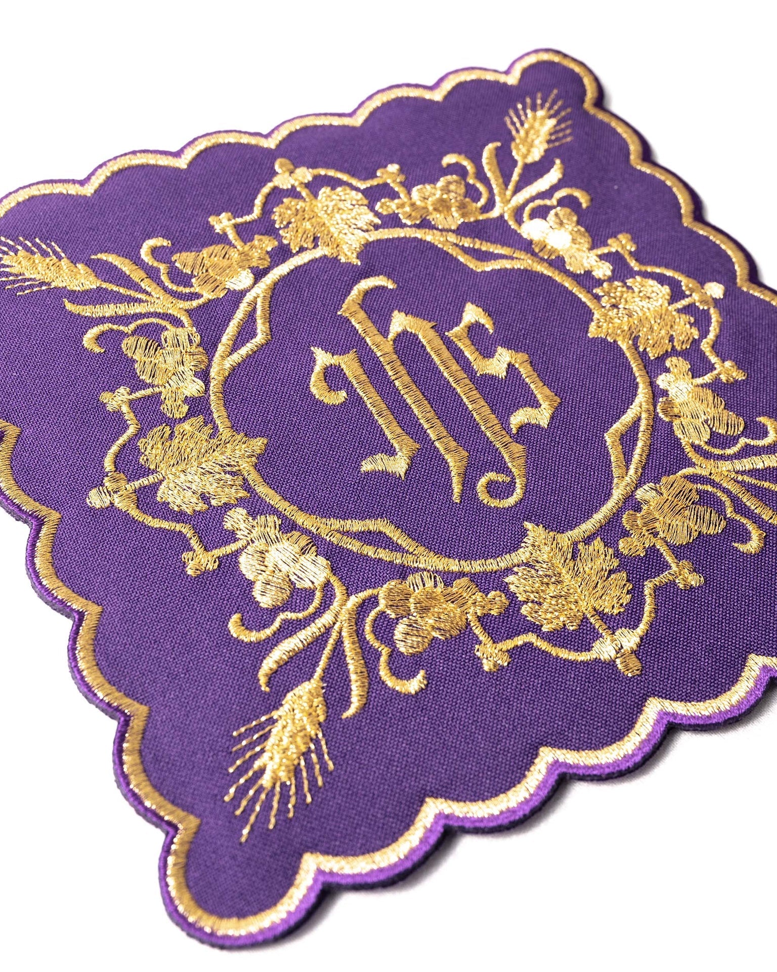 Embroidered chalice linens set with an IHS motif purple KDT/5027/03 FIOLET - CHASUBLES.COM