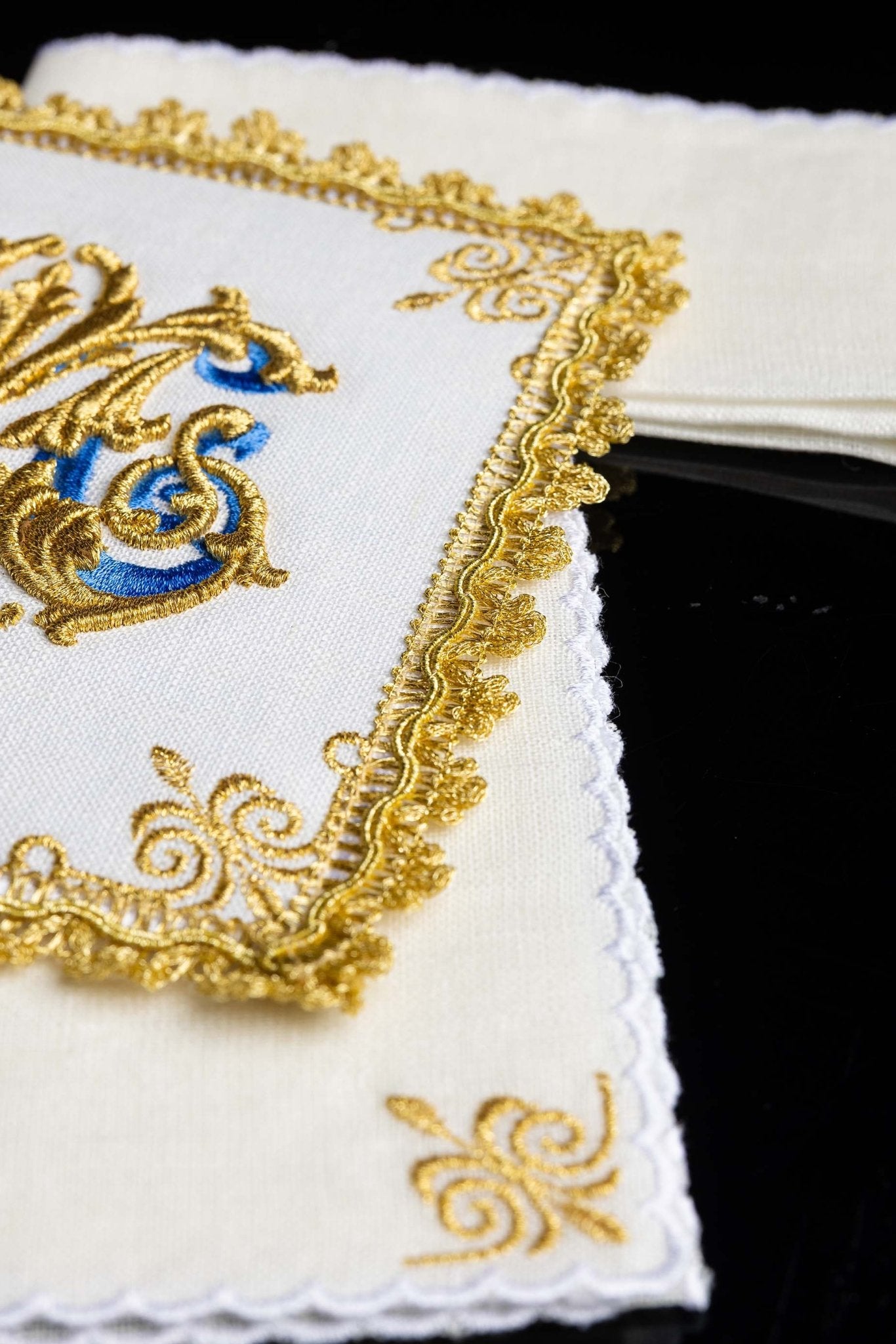 Embroidered Chalice Linens with pall and Marian Symbol HA/5014 - CHASUBLES.COM