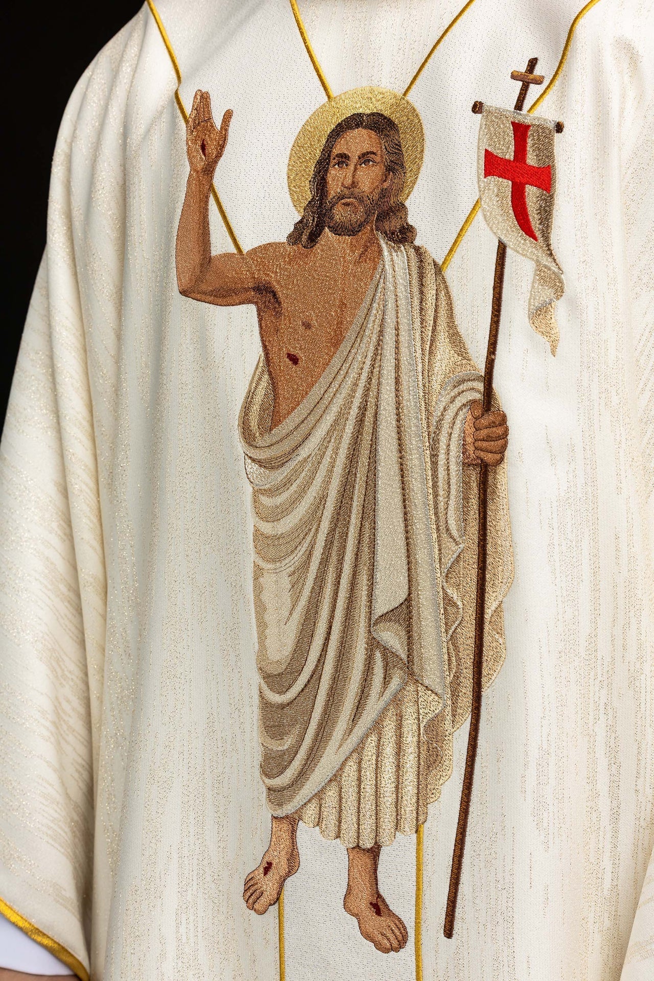 Embroidered chasuble featuring the image of the Risen Jesus and the Paschal Lamb KOW2/044/05/99 - CHASUBLES.COM