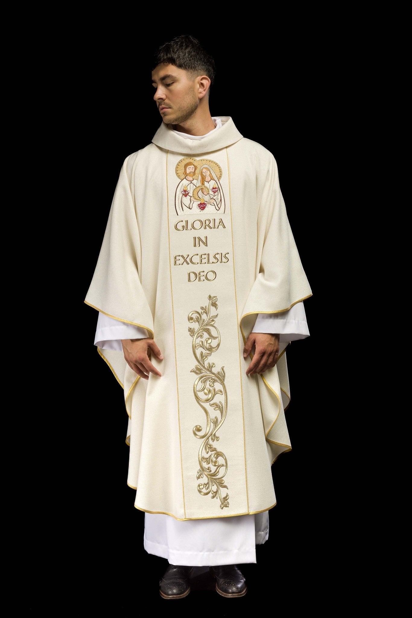 Embroidered chasuble for Christmas with the image of the Holy Family KOR/292/05/71 - CHASUBLES.COM