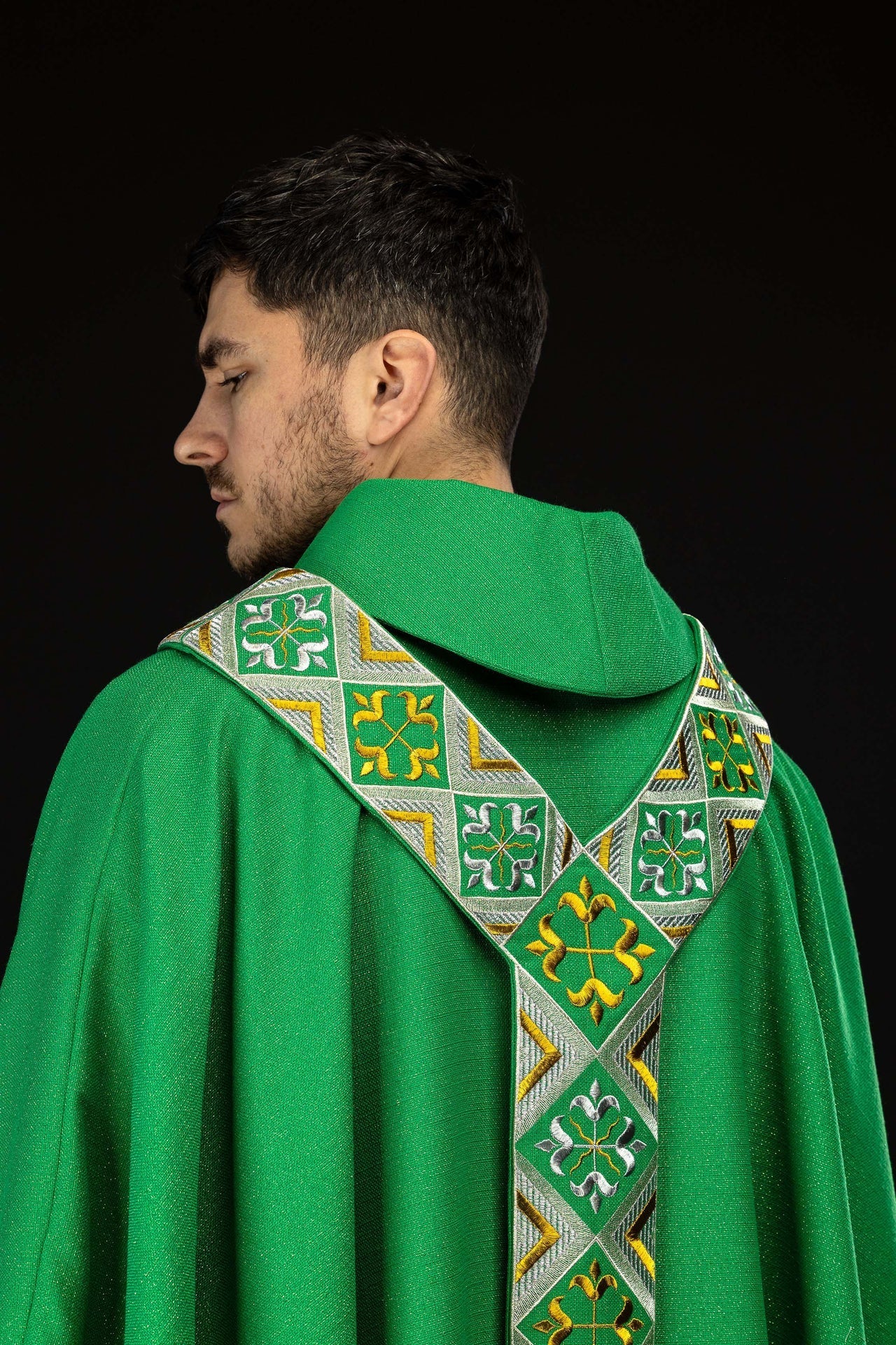 Embroidered chasuble panel included with the green chasuble set LE/7042/01 - CHASUBLES.COM