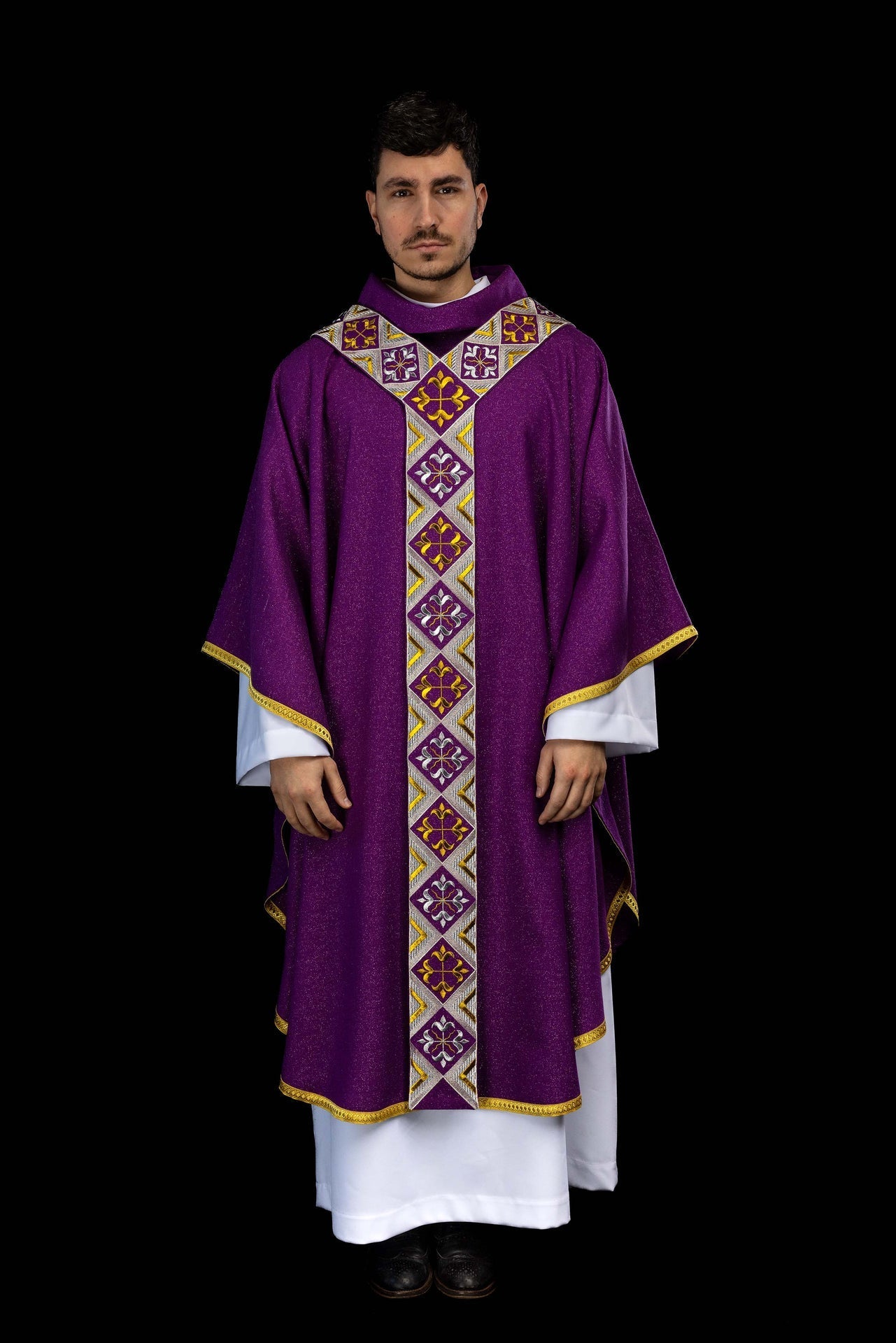 Embroidered chasuble panel included with the purple chasuble set LE/7042/03 - CHASUBLES.COM