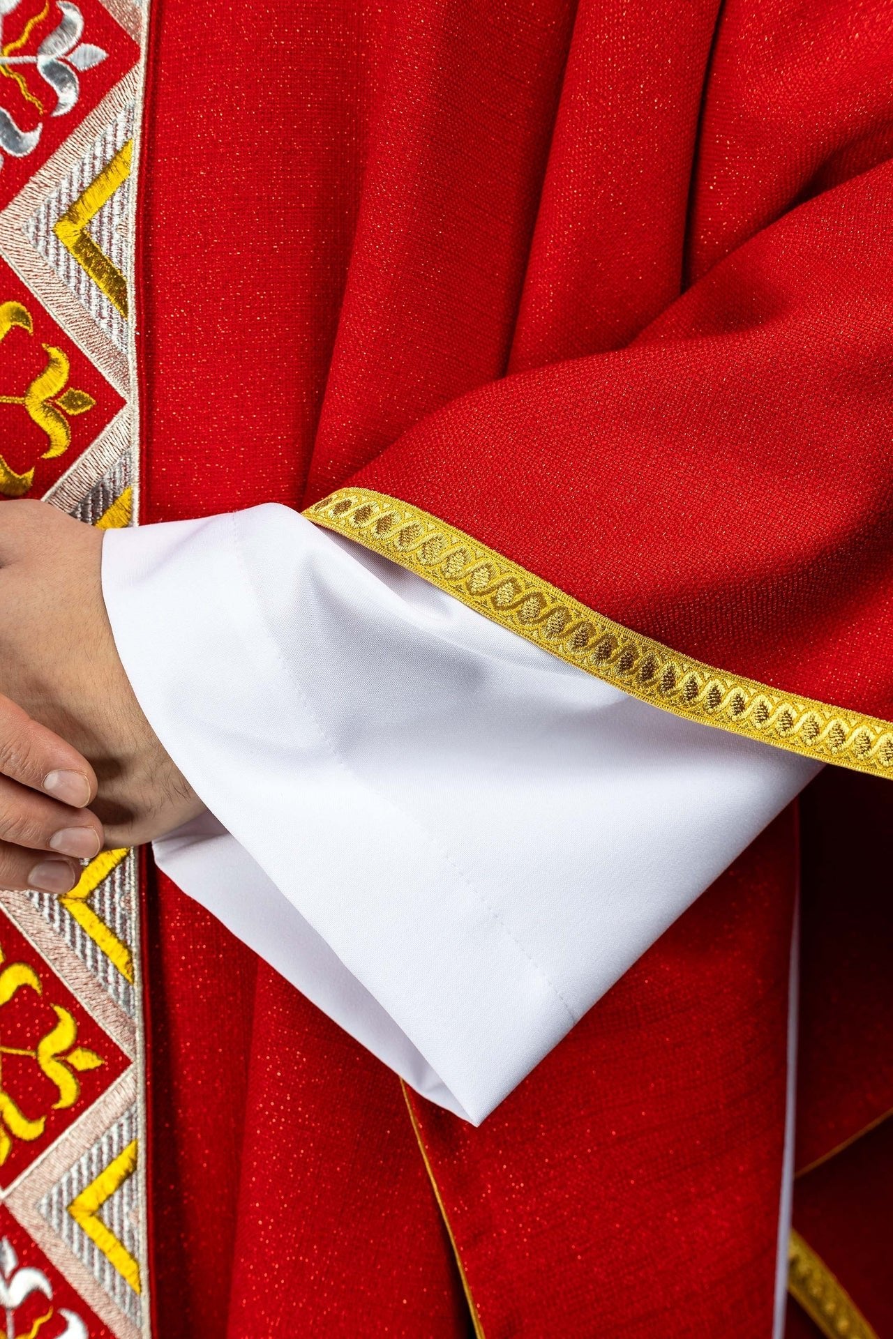 Embroidered chasuble panel included with the red chasuble set LE/7042/02 - CHASUBLES.COM
