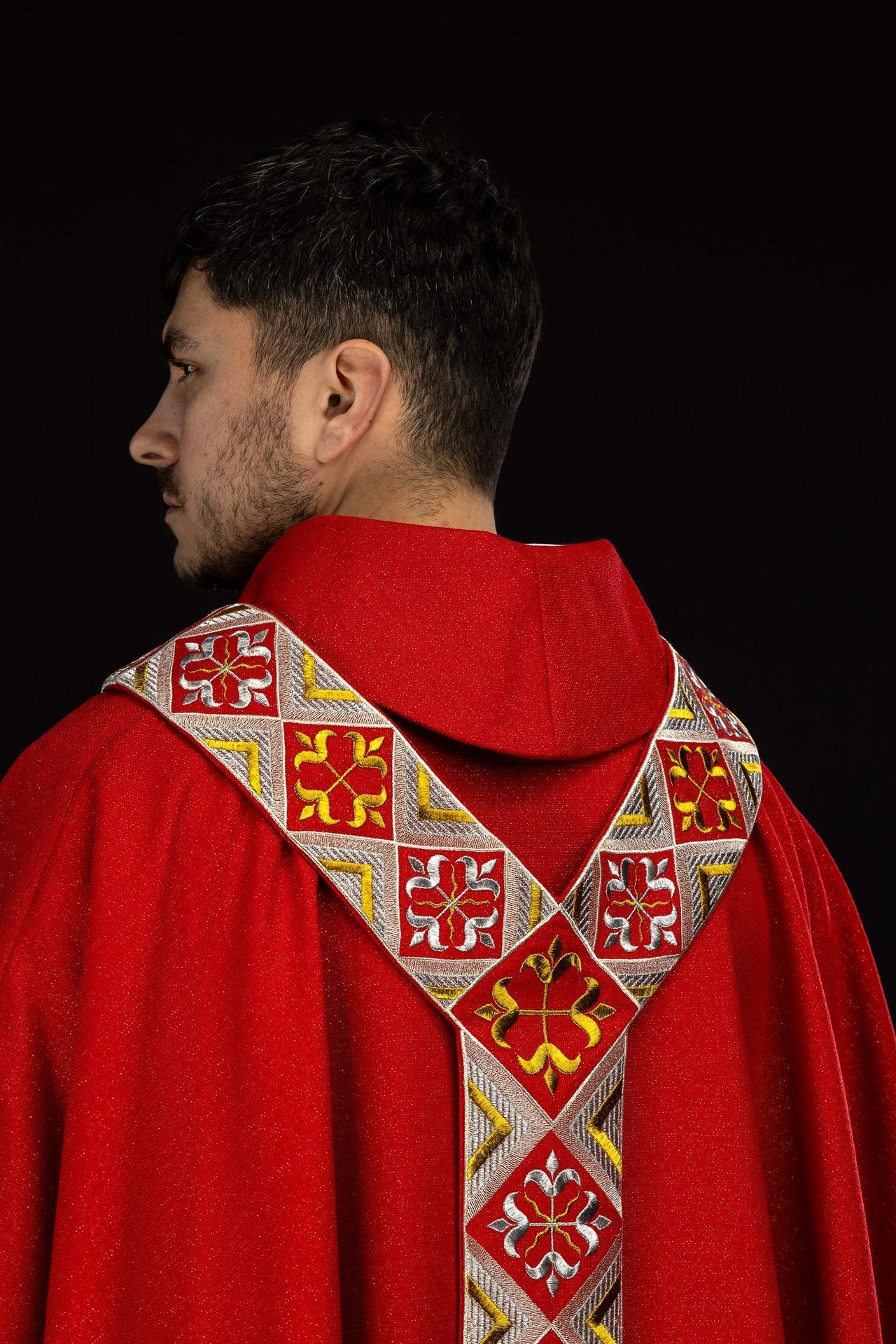 Embroidered chasuble panel included with the red chasuble set LE/7042/02 - CHASUBLES.COM