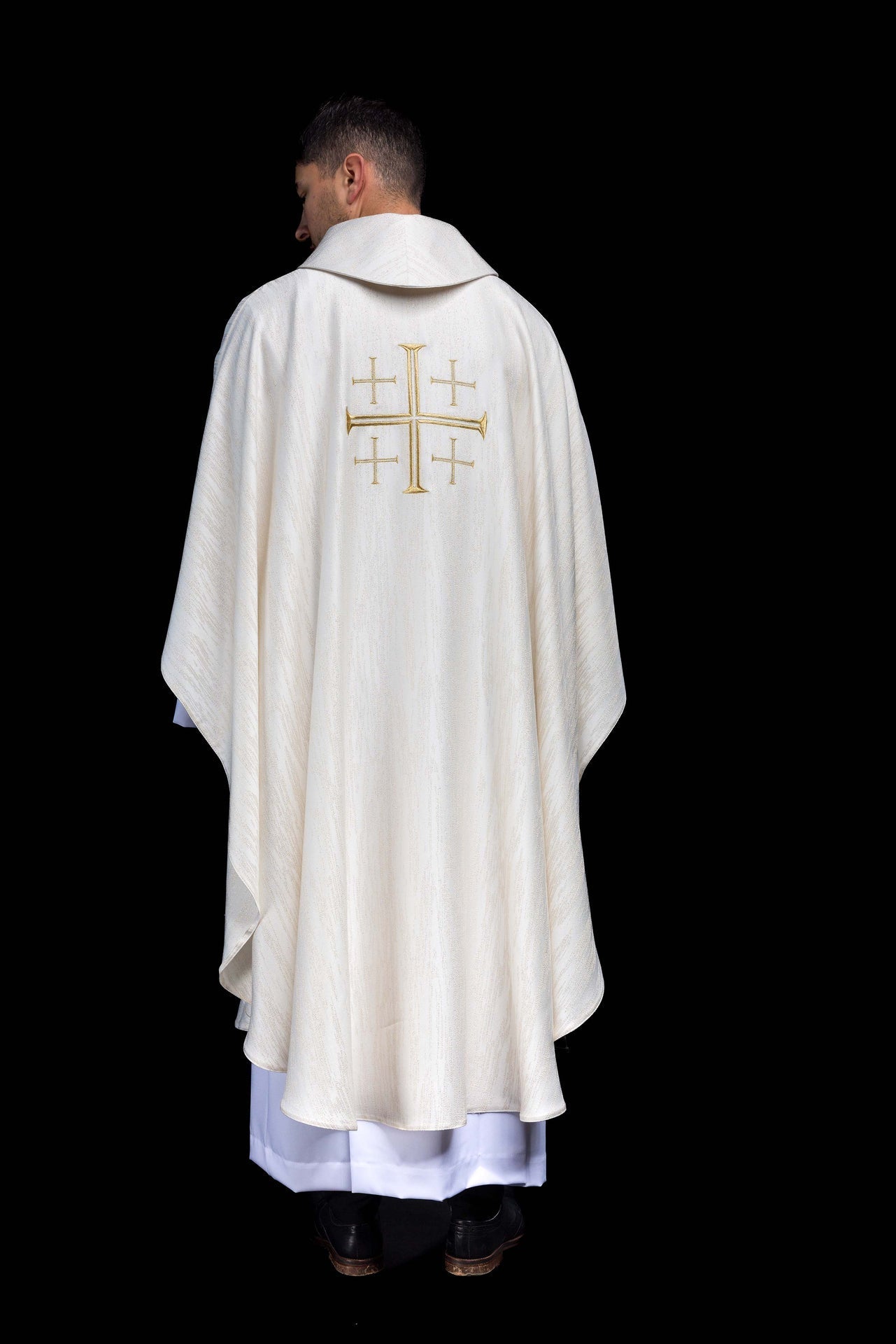 Embroidered Chasuble with Jerusalem Cross – Ecru KOR/971/05/99 - CHASUBLES.COM