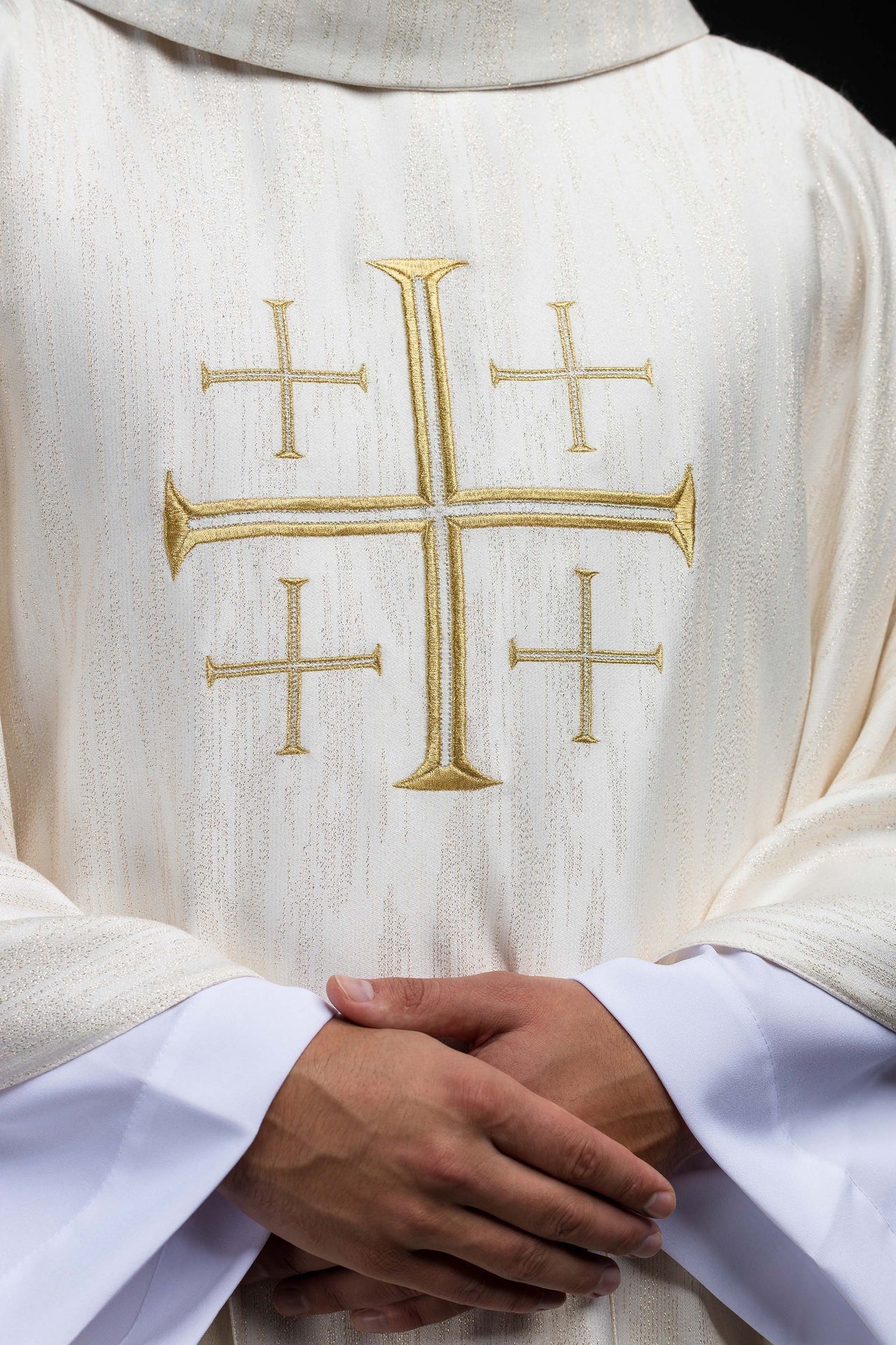 Embroidered Chasuble with Jerusalem Cross – Ecru KOR/971/05/99 - CHASUBLES.COM