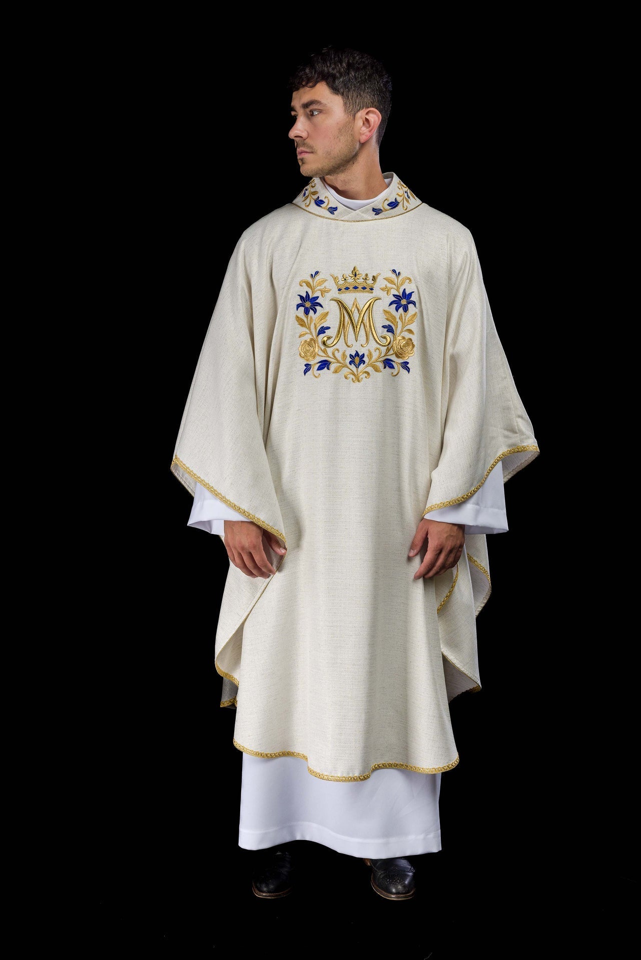 Embroidered Chasuble with Marian Motif in Ecru LE/7045/05 - CHASUBLES.COM