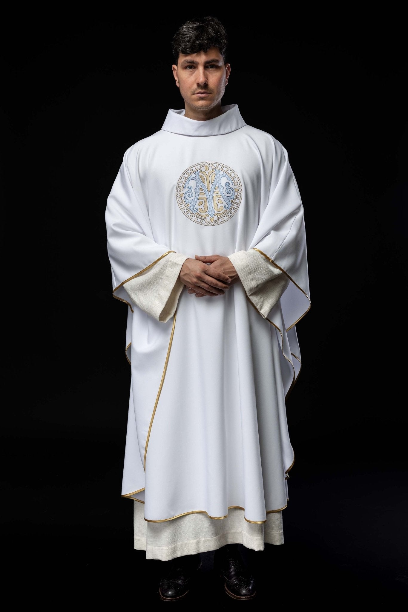 Embroidered chasuble with Marian motif, white KOR/275/04/12 BIAŁY - HAFTINAUSA.COM