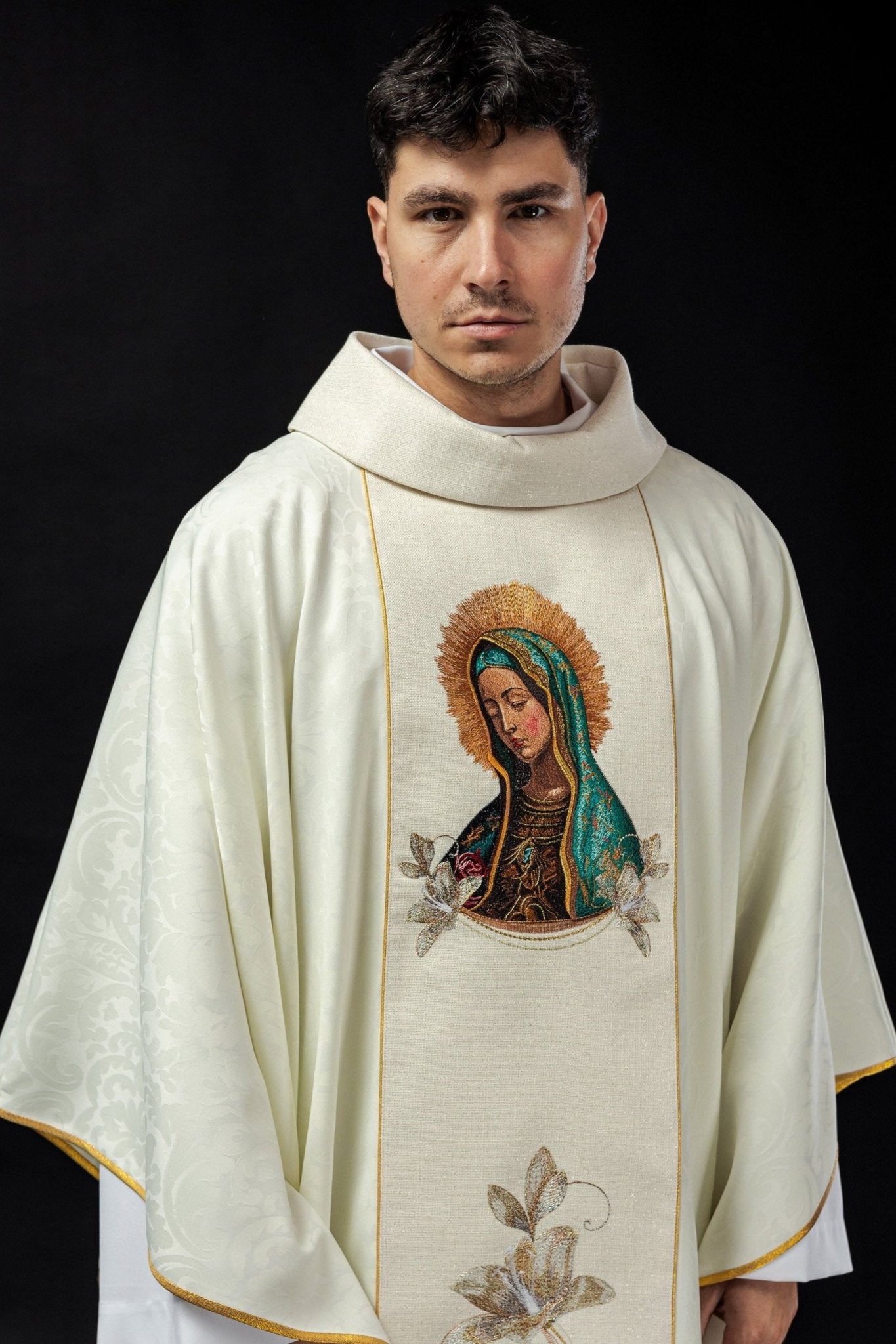 Embroidered chasuble with the image of Our Lady of Guadalupe KOW2/011/05/81 - HAFTINAUSA.COM