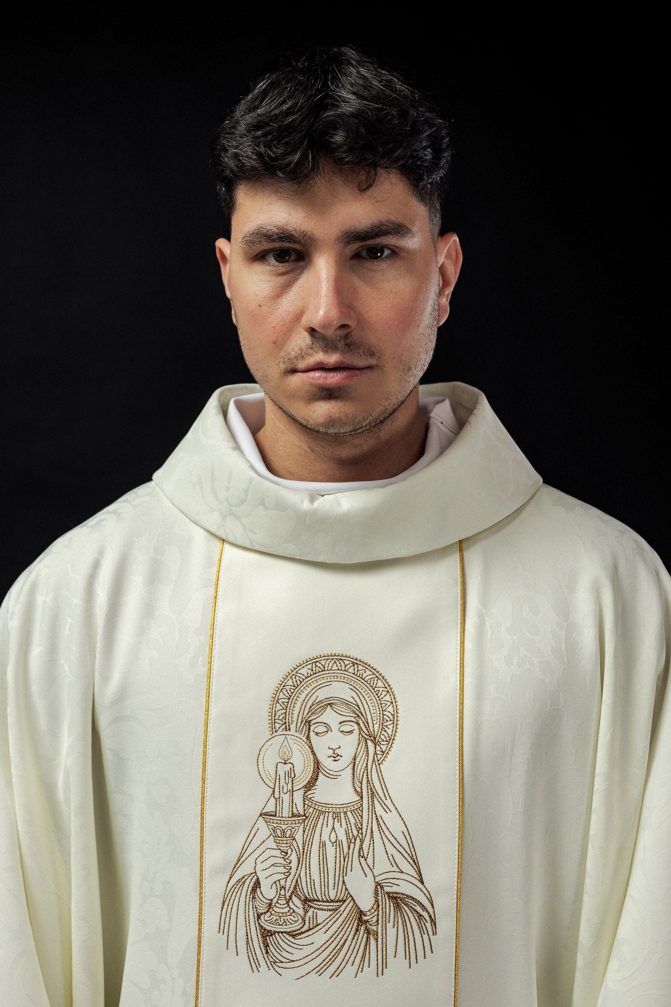 Embroidered chasuble with the image of Our Lady of Thunder KOW2/023/05/01 - HAFTINAUSA.COM