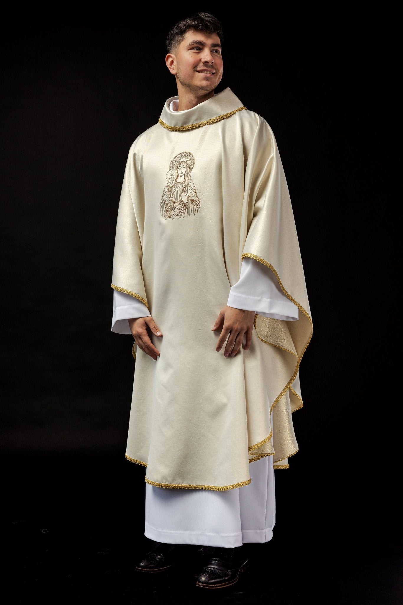 Embroidered chasuble with the image of Our Lady of Thunder KOW2/021/05/54 - HAFTINAUSA.COM
