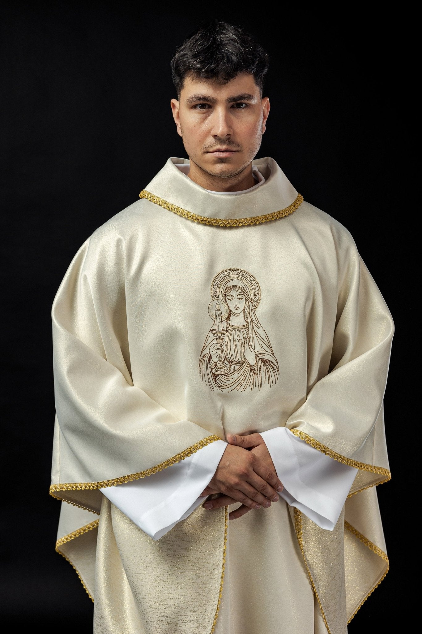 Embroidered chasuble with the image of Our Lady of Thunder KOW2/021/05/54 - HAFTINAUSA.COM