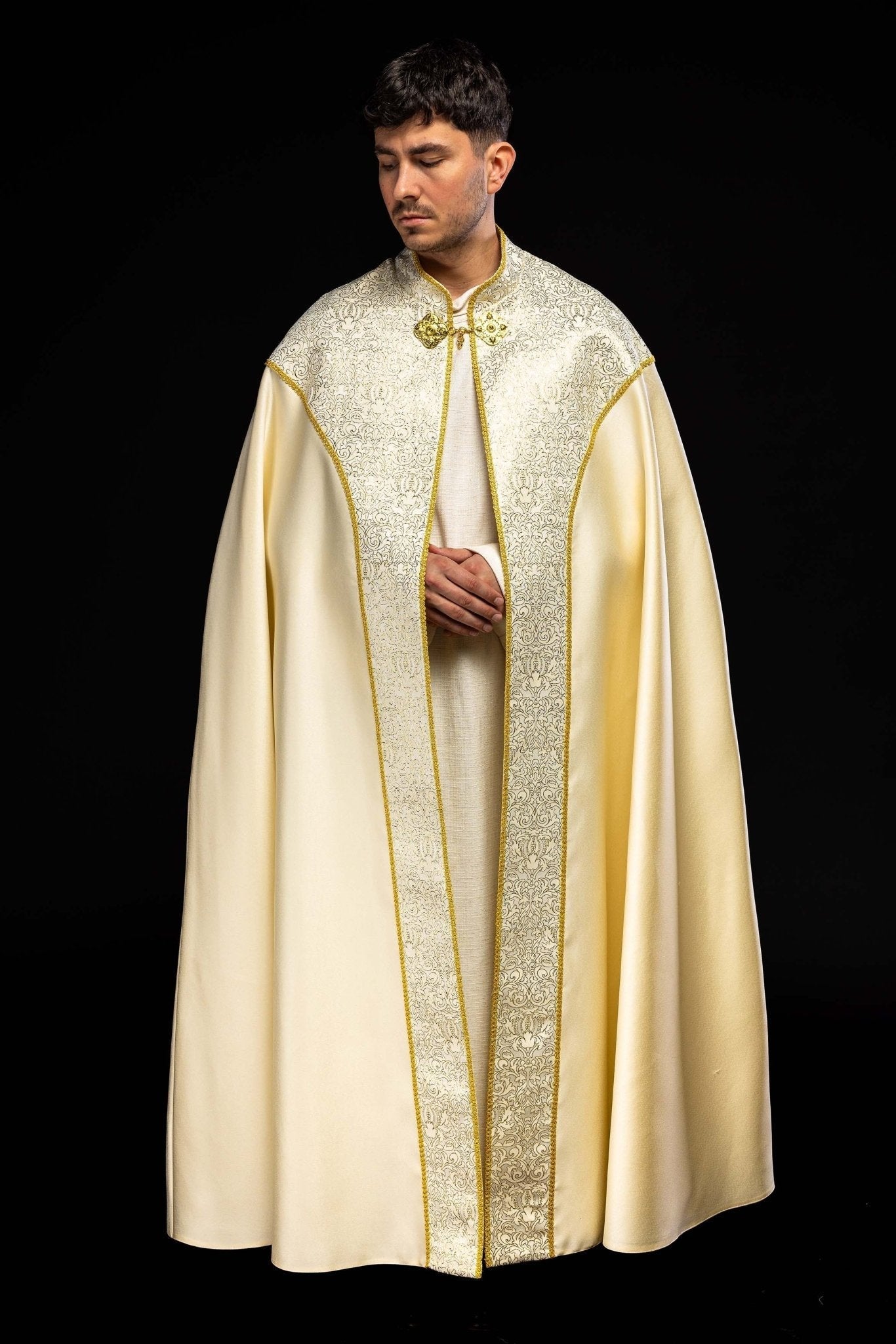 Embroidered cope decorated with ecru jacquard fabric KKP/160/05/20 145cm - HAFTINAUSA.COM