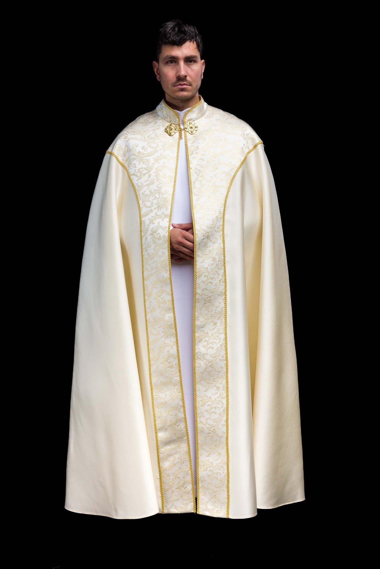 Embroidered cope decorated with ecru jacquard fabric KKP/162/05/20 145cm - CHASUBLES.COM