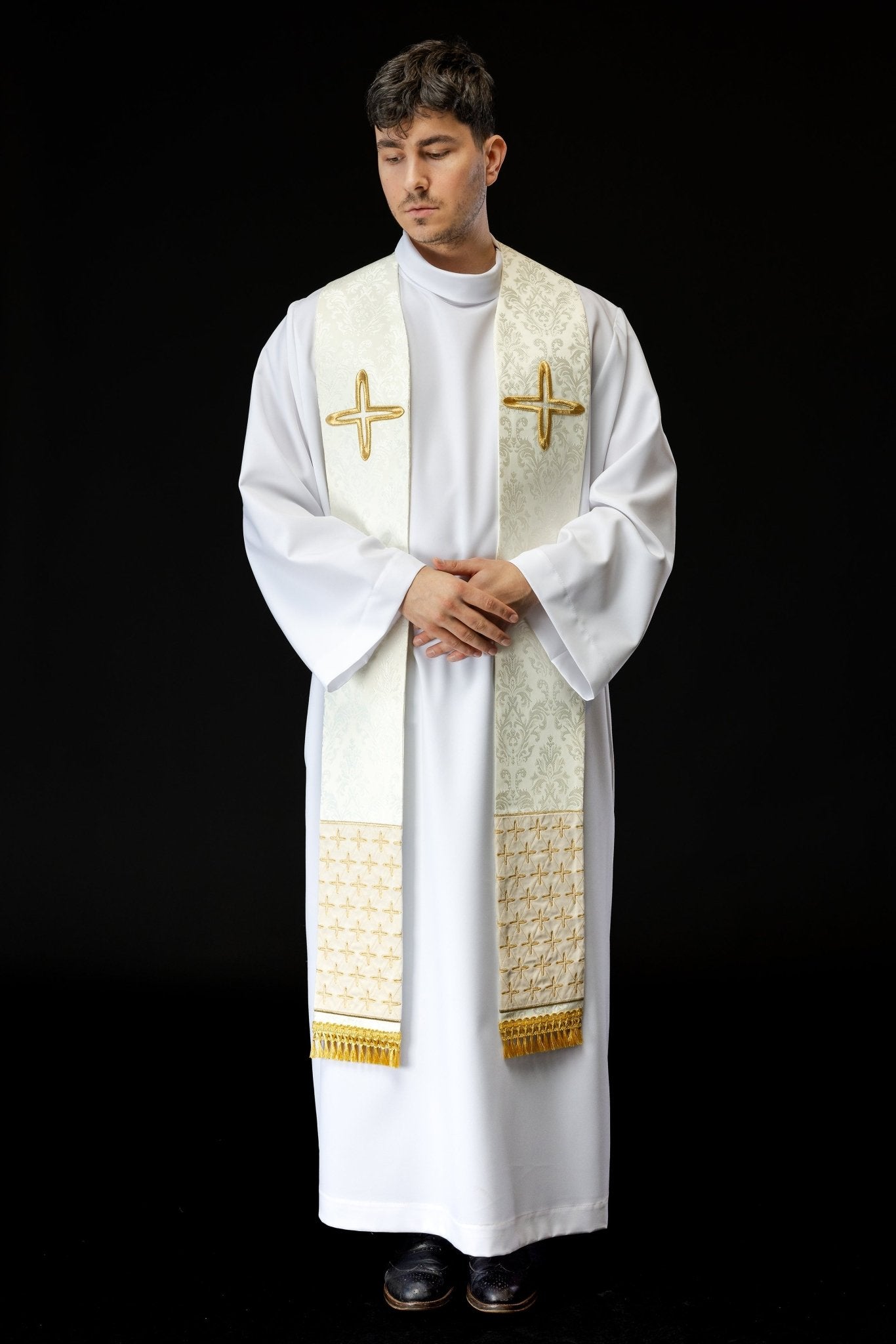 Embroidered jacquard stole with cross motifs ecru S - 2054 - 05 - 67 - HAFTINAUSA.COM