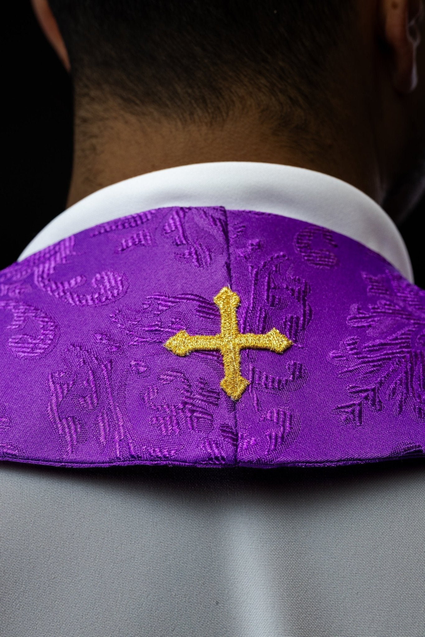 Embroidered jacquard stole with cross motifs purple S - 2054 - 03 - 67 - HAFTINAUSA.COM