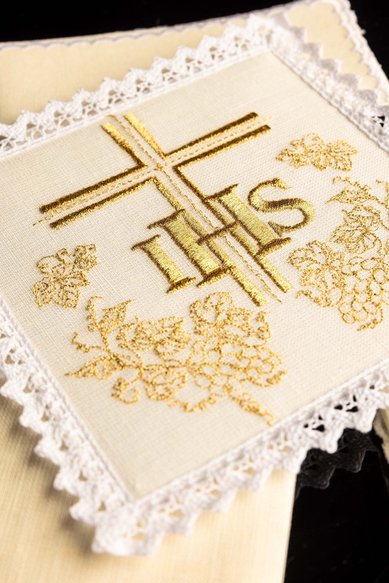 Embroidered Linen Chalice Linens KKL/156 - CHASUBLES.COM