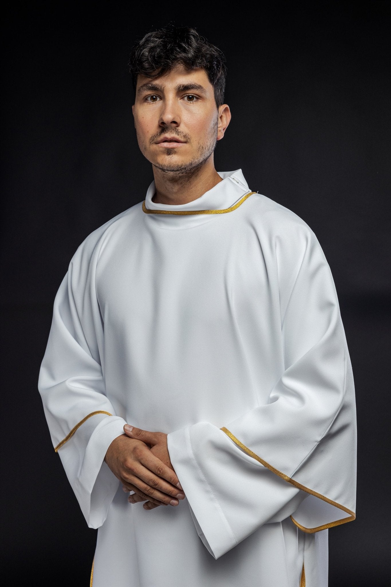 Embroidered plain dalmatics with gold trim white KDL/1002/04/12/D - HAFTINAUSA.COM