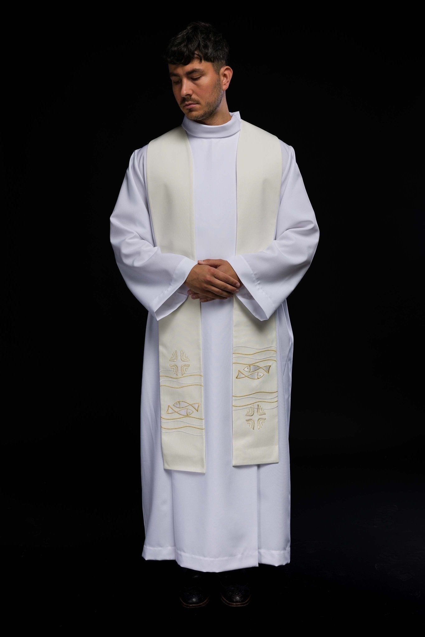 Embroidered priestly stole with Fish motif in ecru KST/022/05/01 ECRU - HAFTINAUSA.COM