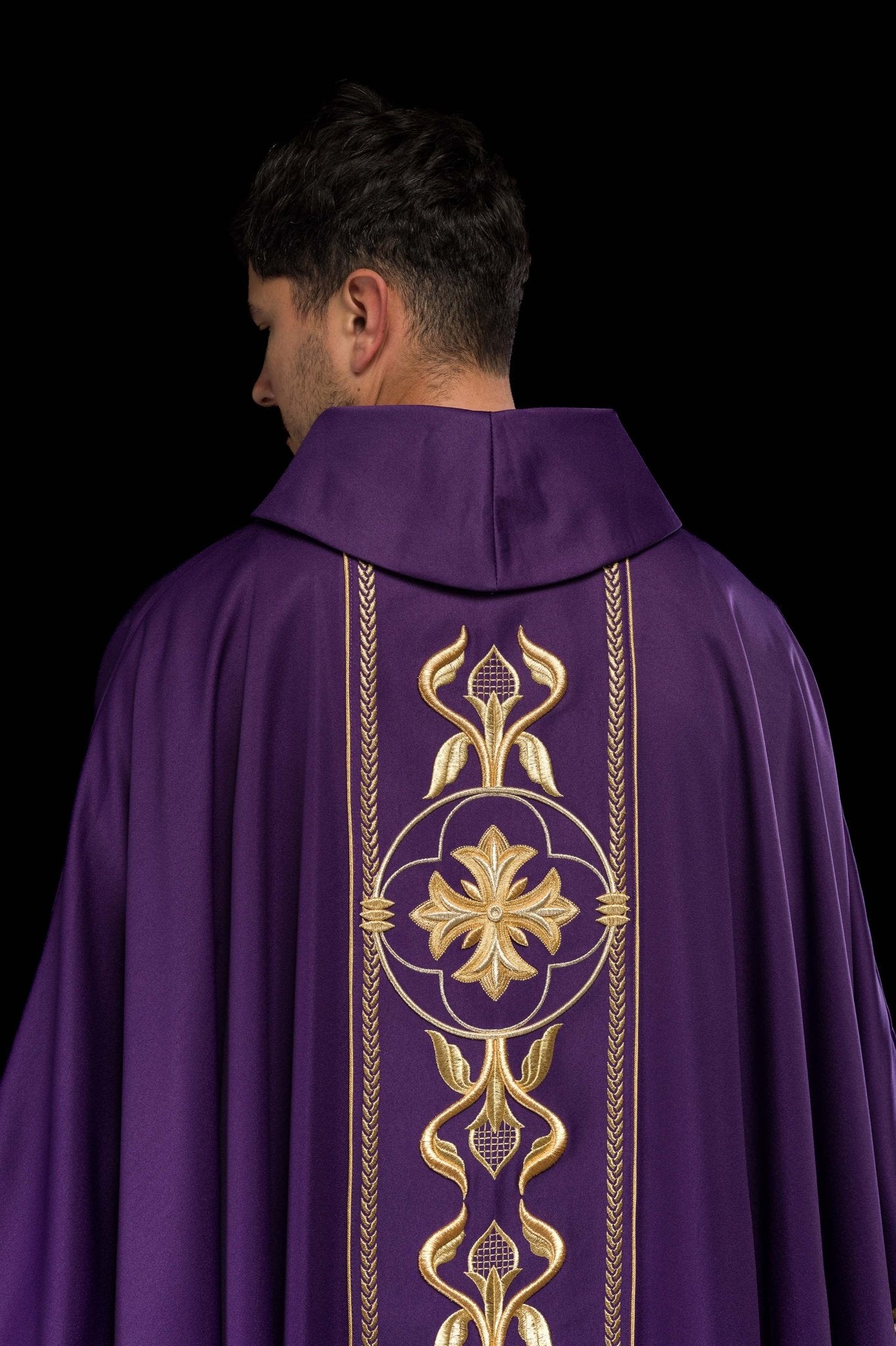 Embroidered purple chasuble with decorative band KOR/267/03/53 - CHASUBLES.COM
