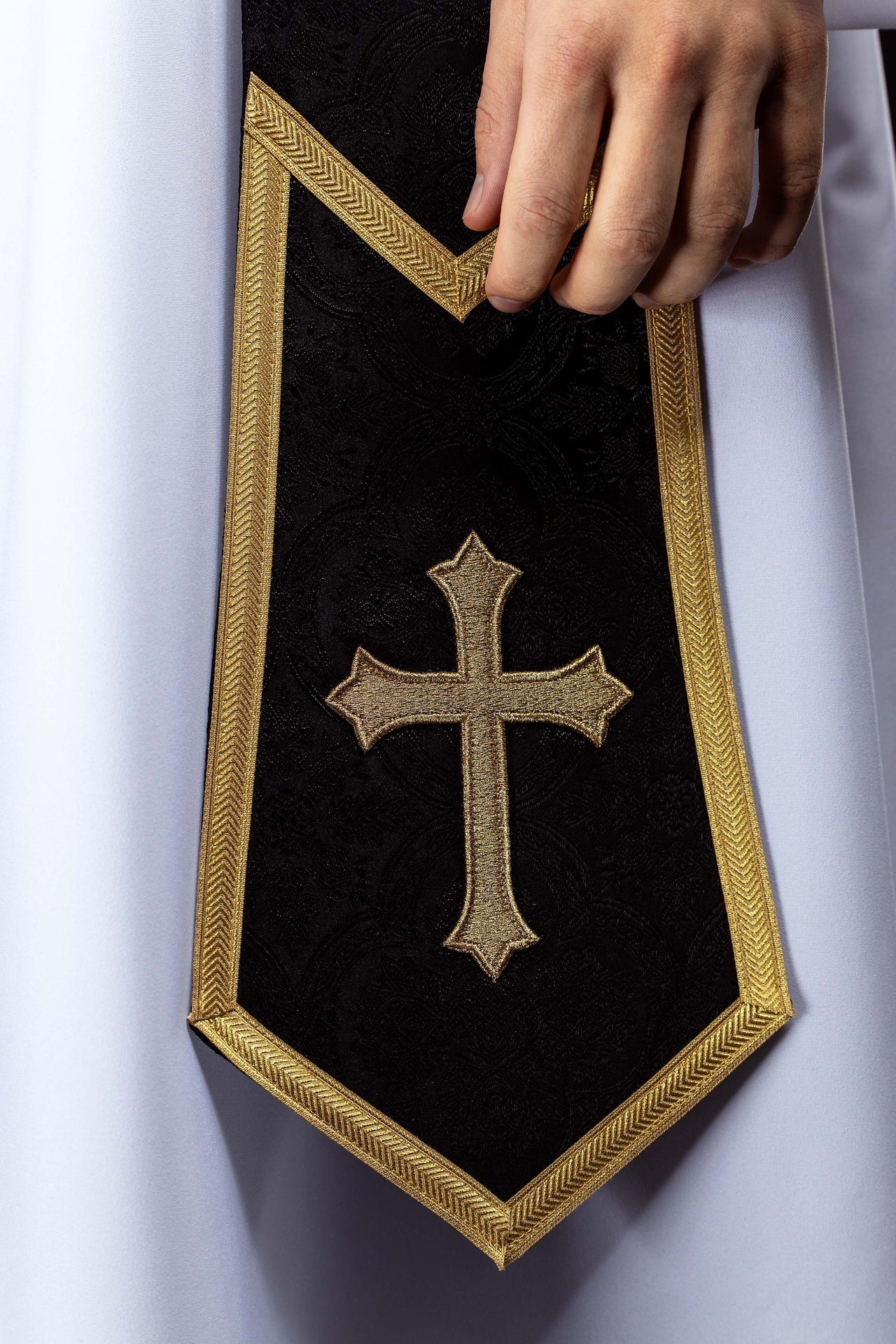 Embroidered stole with a Cross motif black jacquard fabric KST/639/07/11 - CHASUBLES.COM