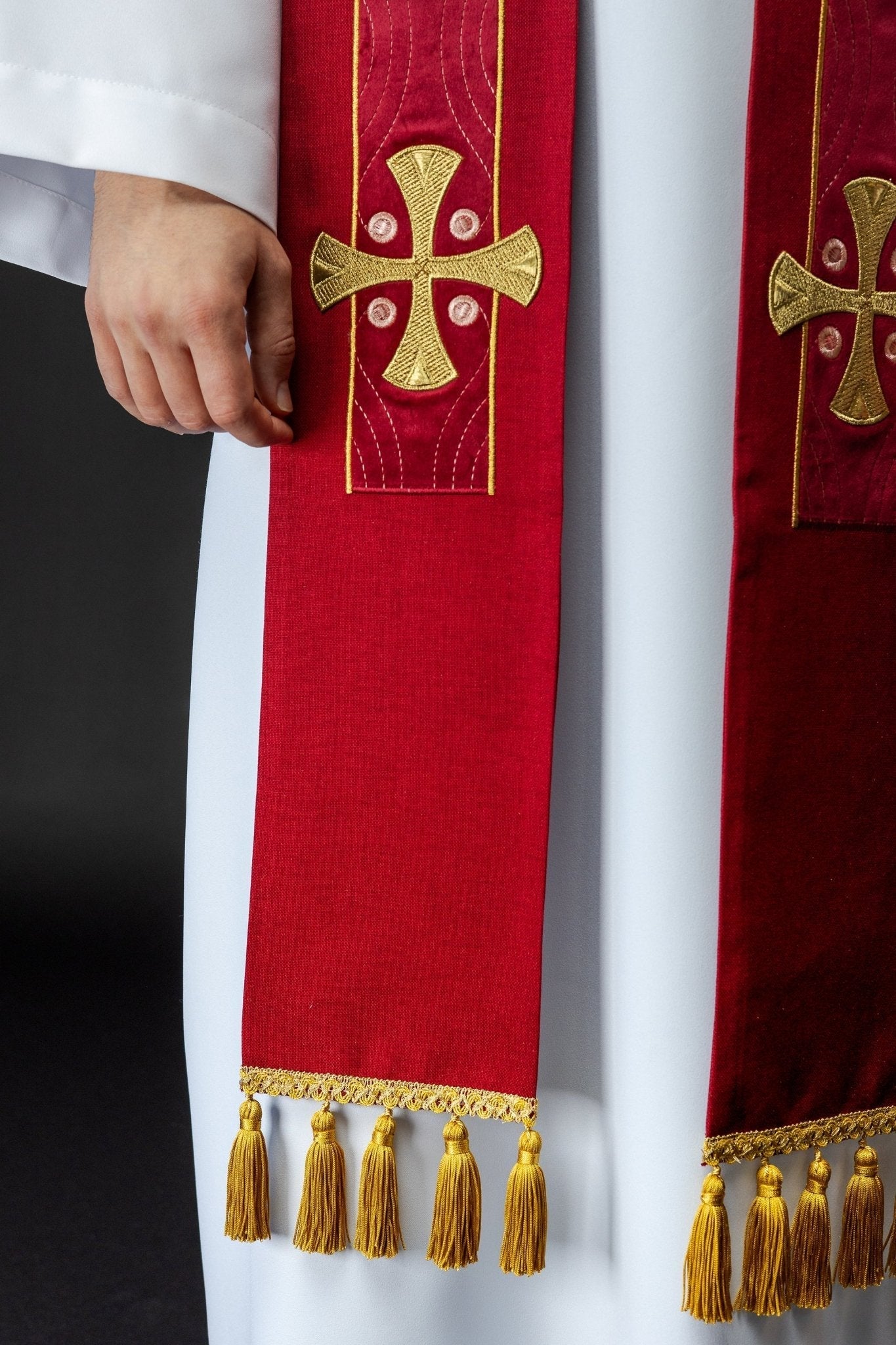 Embroidered stole with crosses red S - 2068 - 02 - 70 - HAFTINAUSA.COM