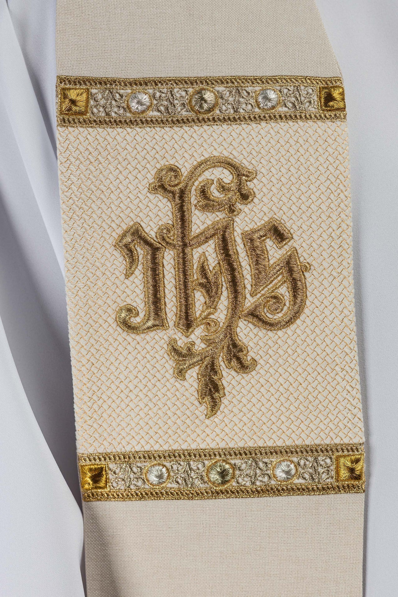 Embroidered Stole with IHS Motif in Ecru S-2067-05-70 - CHASUBLES.COM
