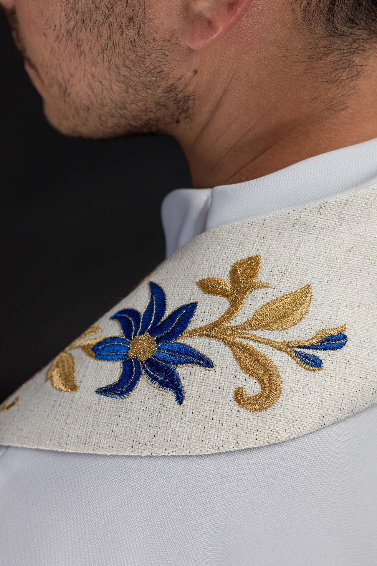 Embroidered Stole with Marian Symbol LE/2045/05 - CHASUBLES.COM