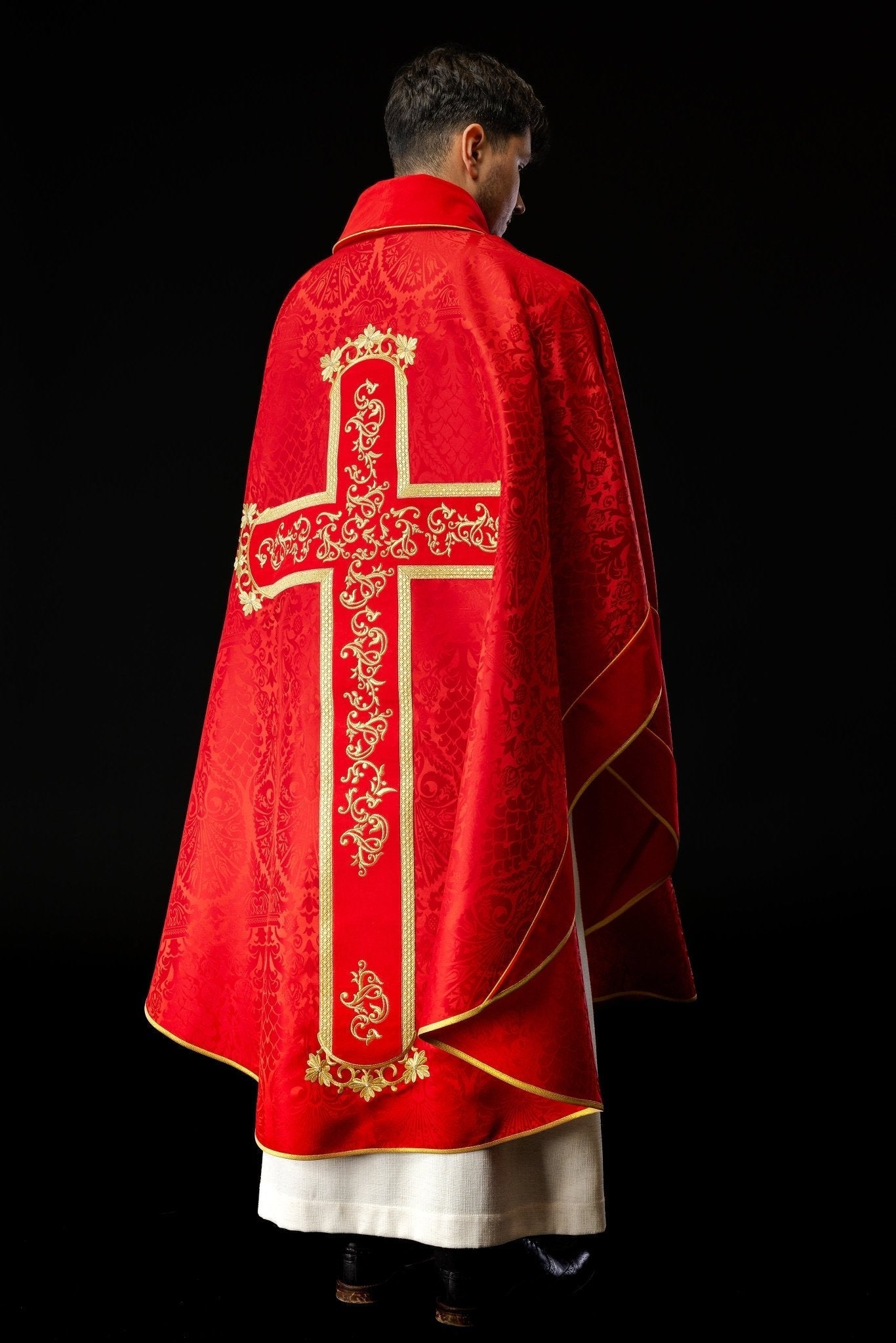 Exquisite red chasuble with Jesus Christ embroidered front and back KOR/190/02/83/PA CZERWONY - HAFTINAUSA.COM
