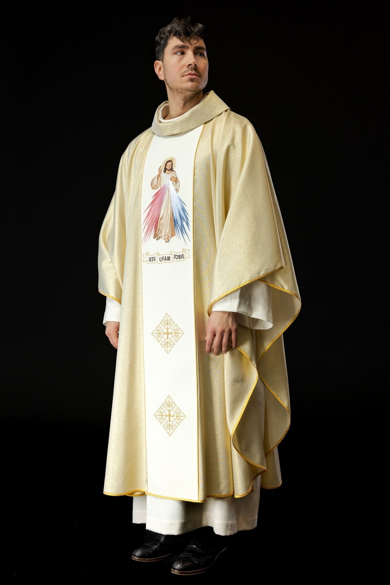 Gold Chasuble with image of Divine Mercy KOR/113/10/37 ZŁOTY - HAFTINAUSA.COM