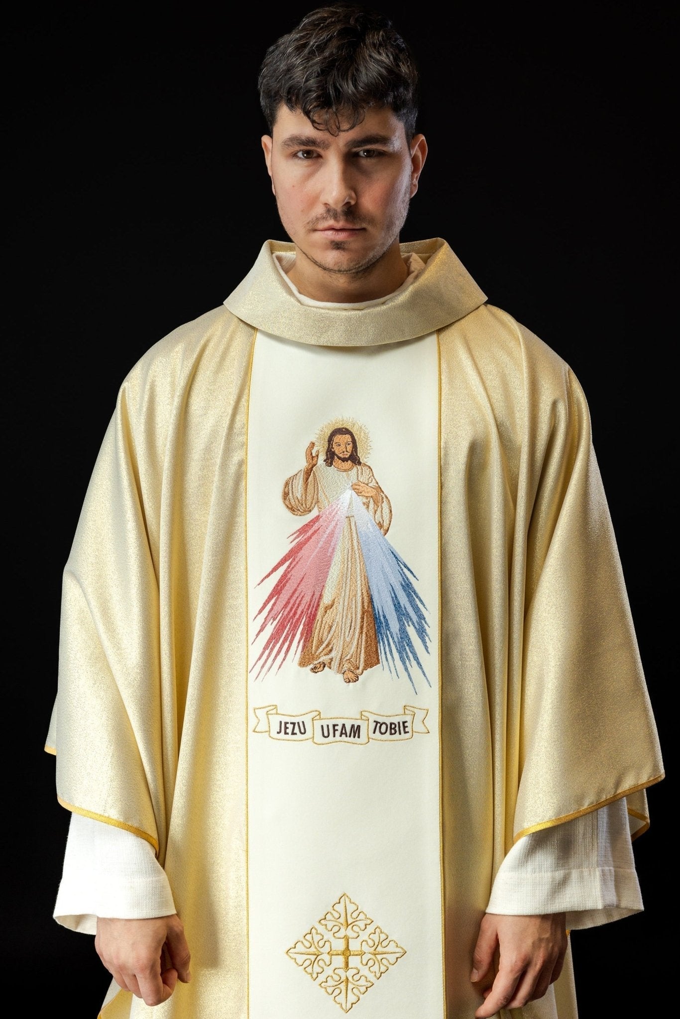 Gold Chasuble with image of Divine Mercy KOR/113/10/37 ZŁOTY - HAFTINAUSA.COM